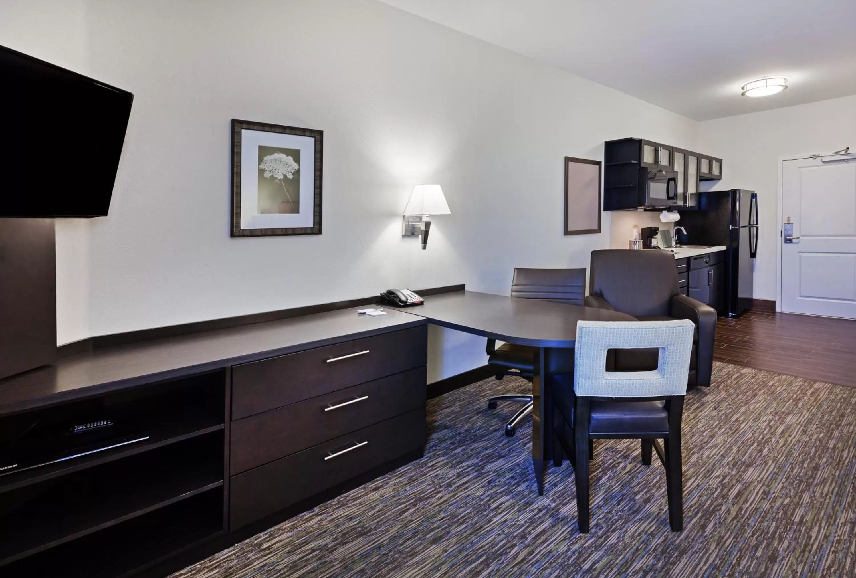 Studio Queen Suite with Two Queen Beds and Mobility Accessible Tub in Candlewood Suites San Angelo, an IHG Hotel