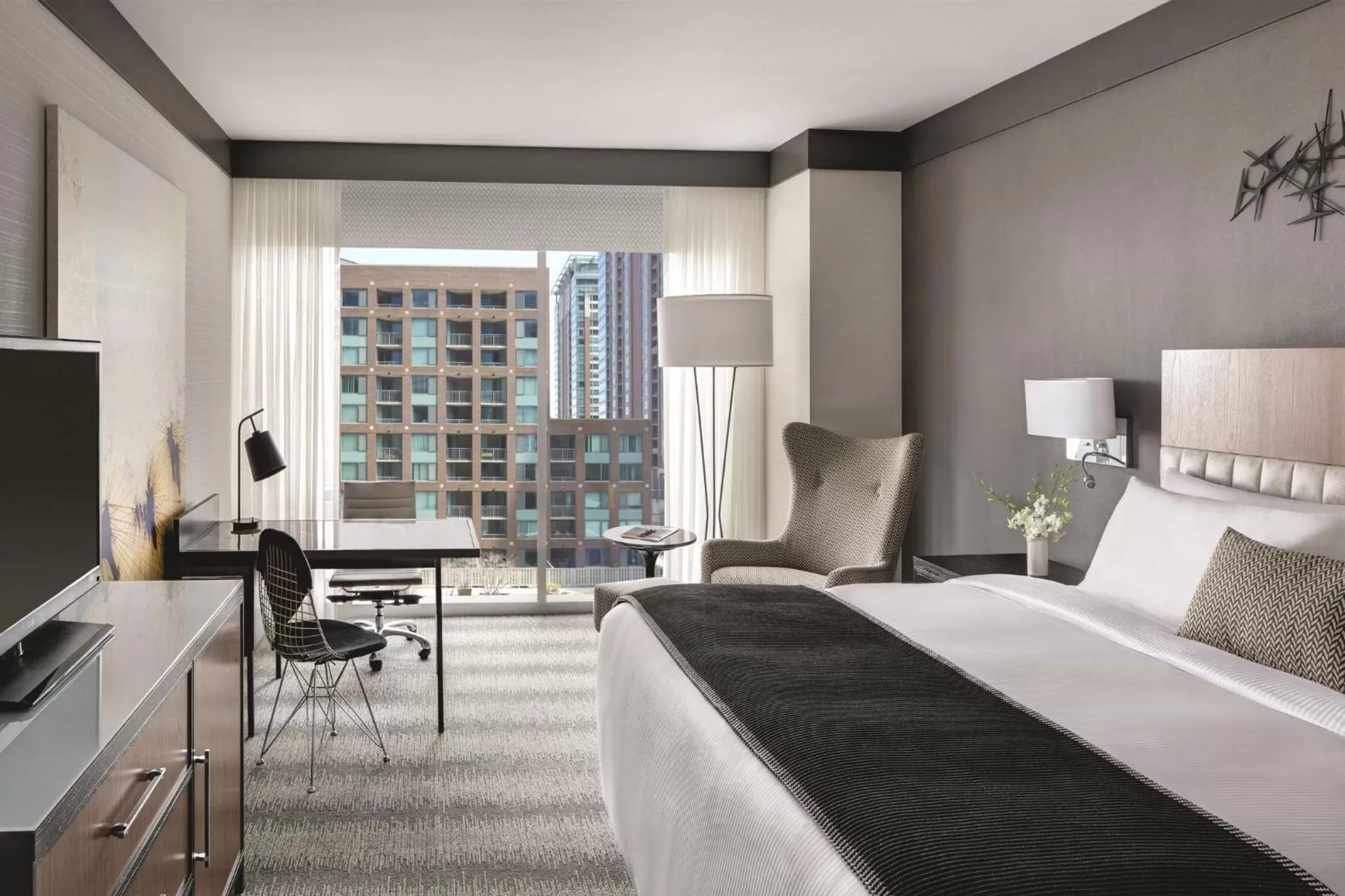 Superior King Room in Loews Chicago Hotel