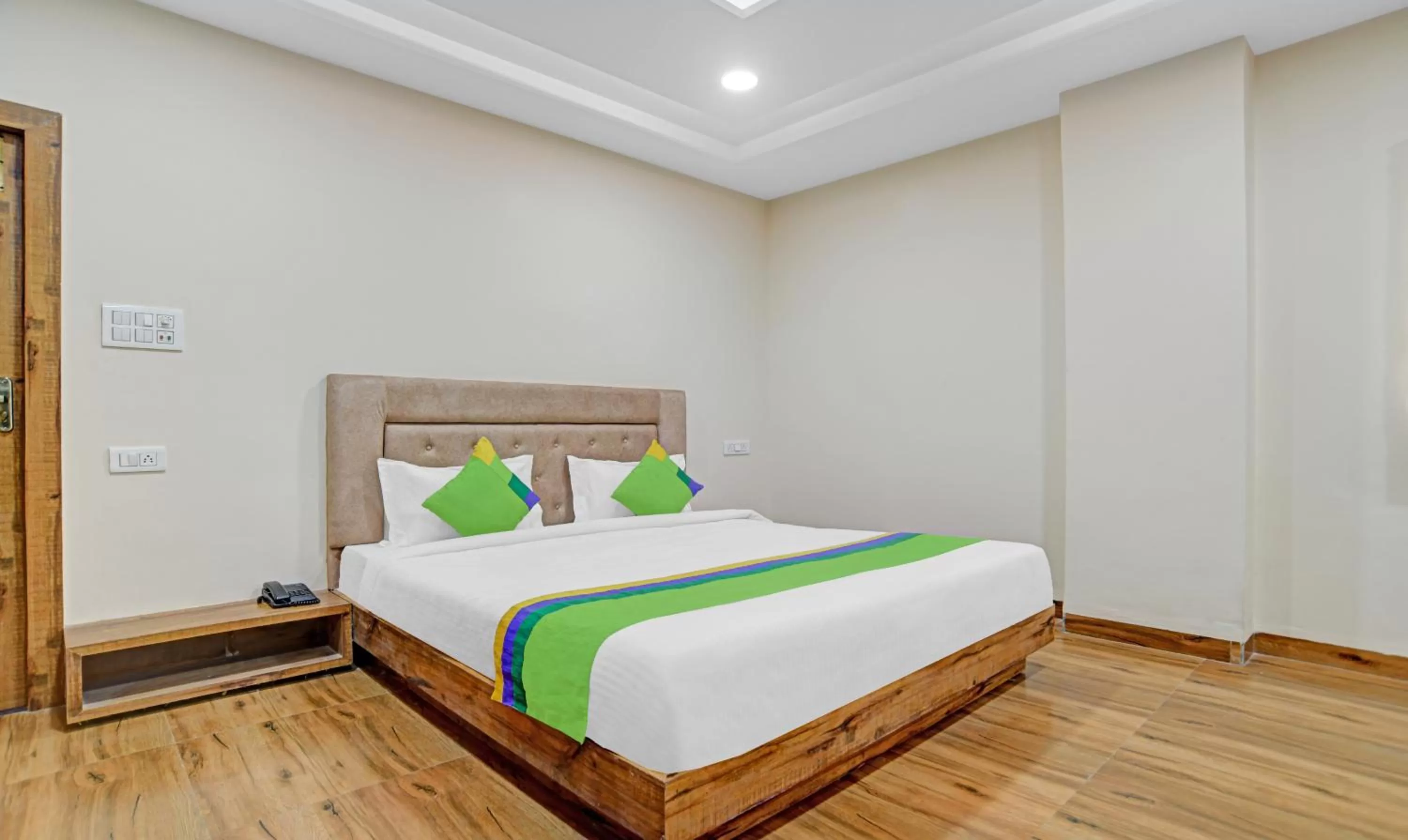 Deluxe Double Room - single occupancy in Treebo Nirvana Elite