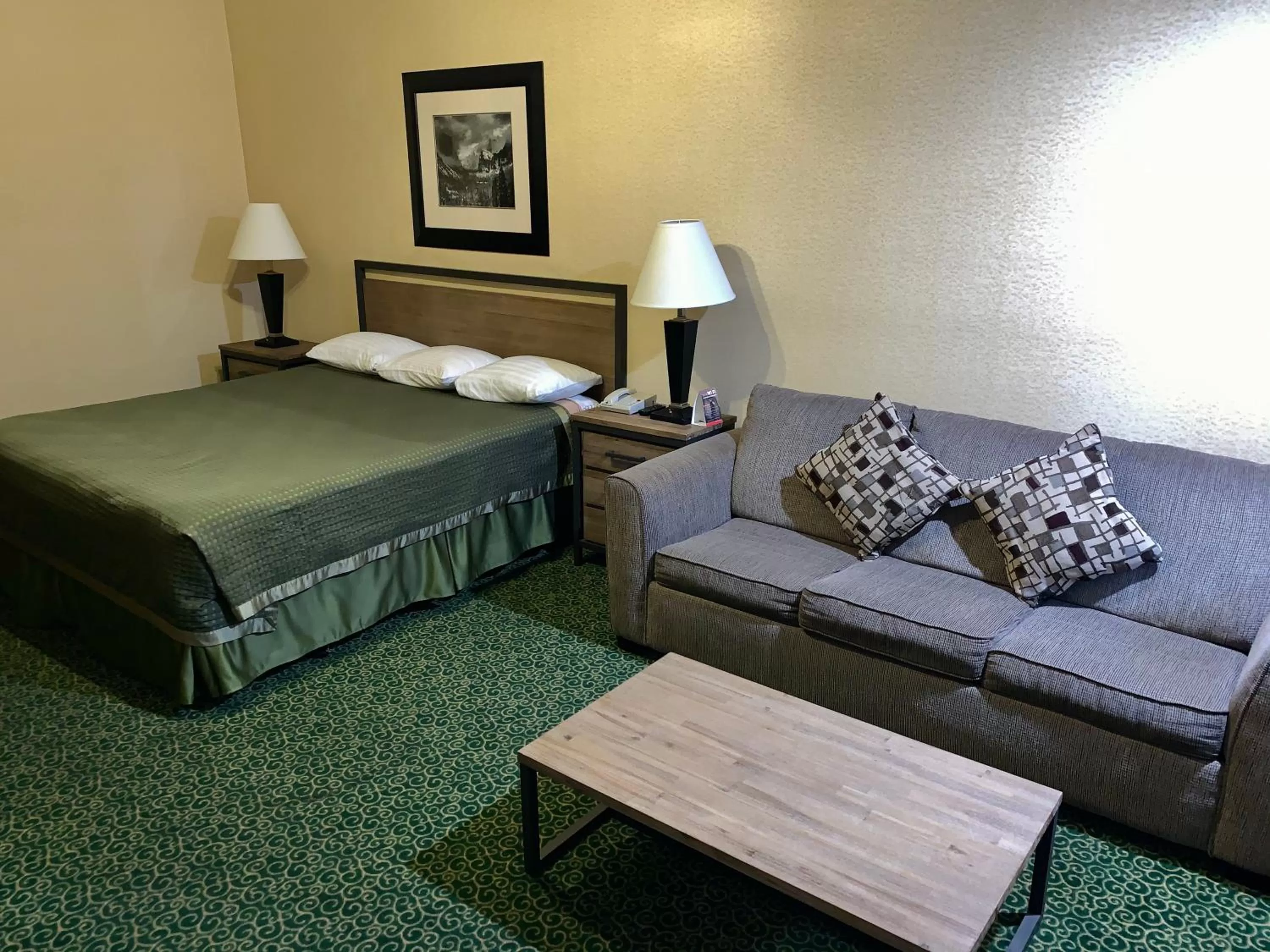 King Room with Balcony in Yosemite View Lodge