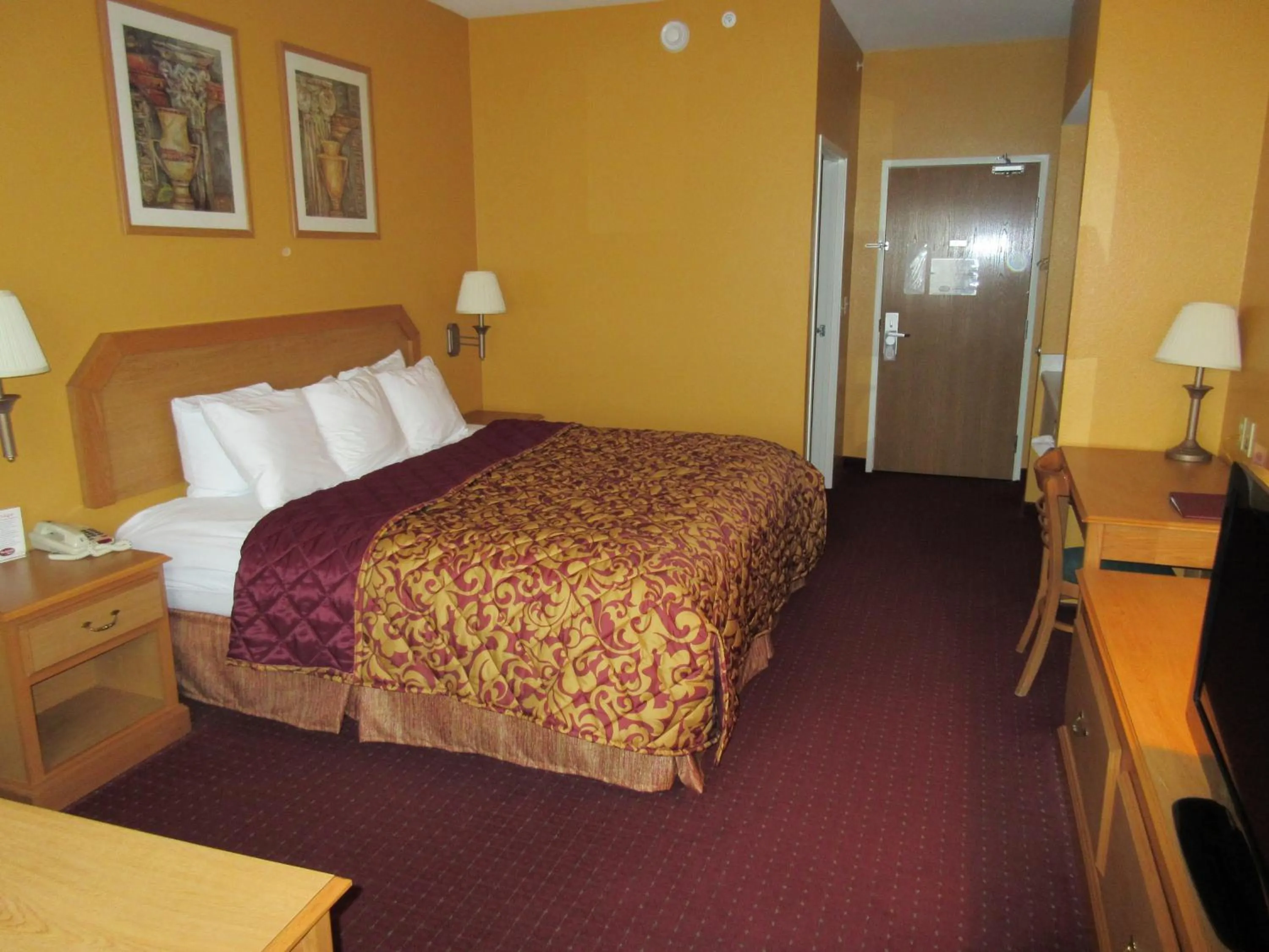 King Room - Non-Smoking in Parkfield Inn - Warsaw