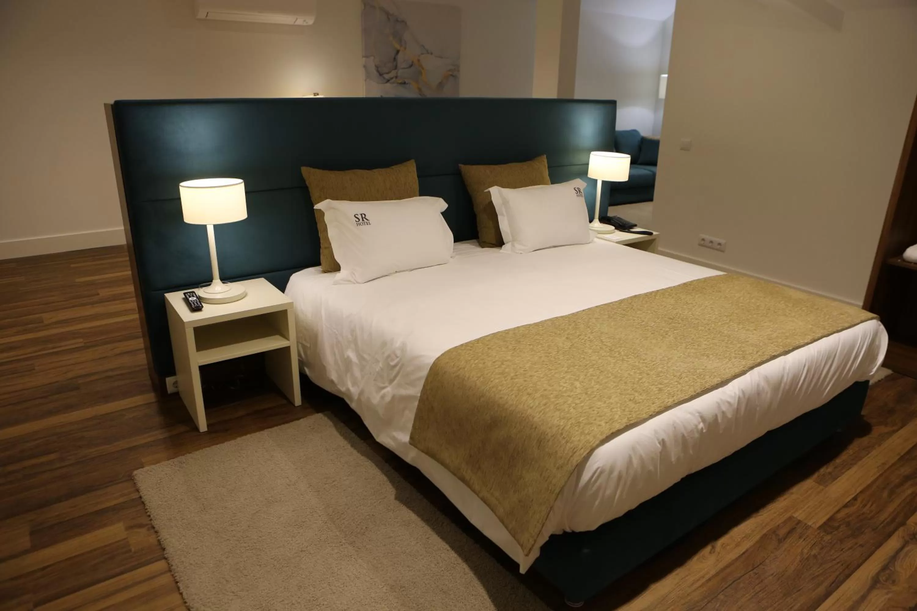 Deluxe King Suite in Hotel Solar do Rebolo