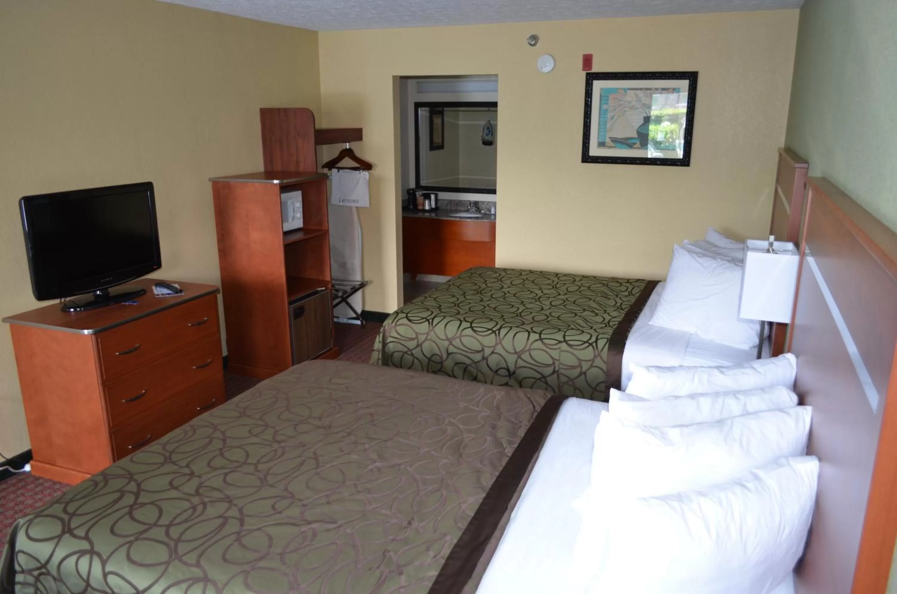Deluxe Queen Room with Two Queen Beds - Non-Smoking in Baymont by Wyndham Pigeon Forge near Island Drive