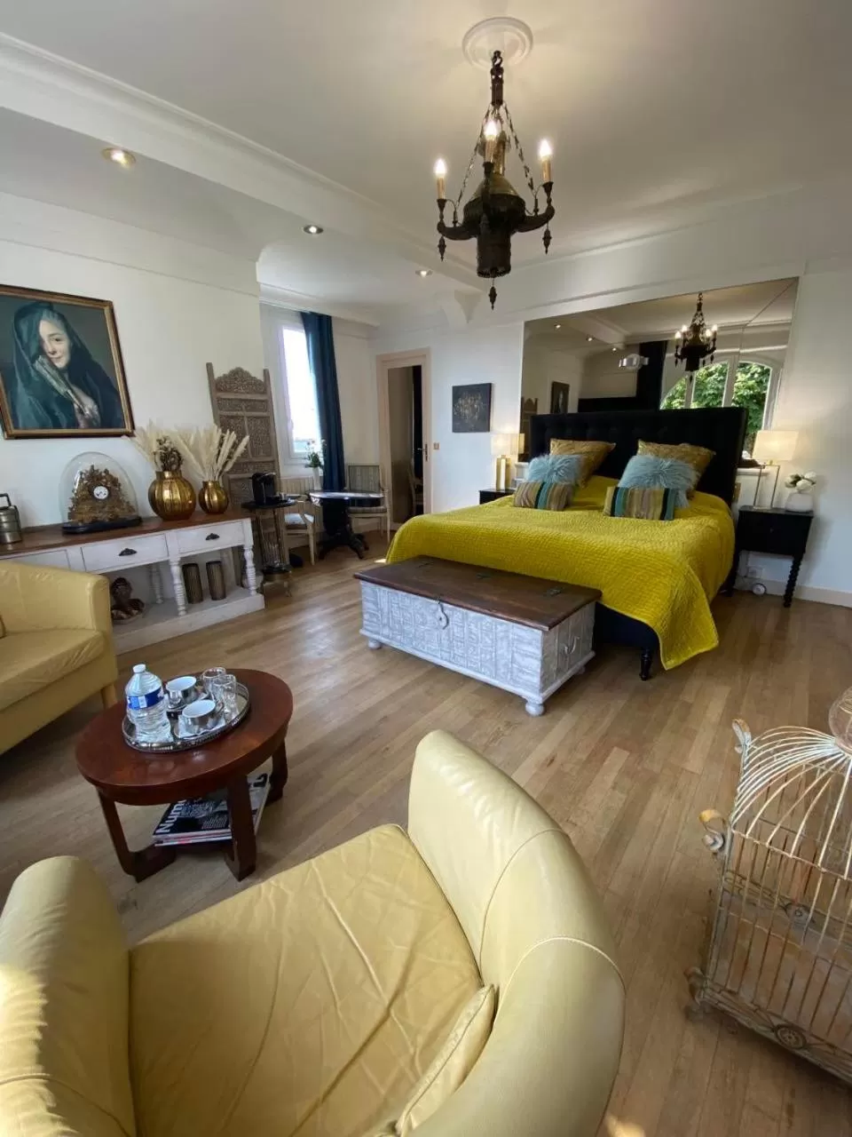 Deluxe King Room in Villa Fresquet
