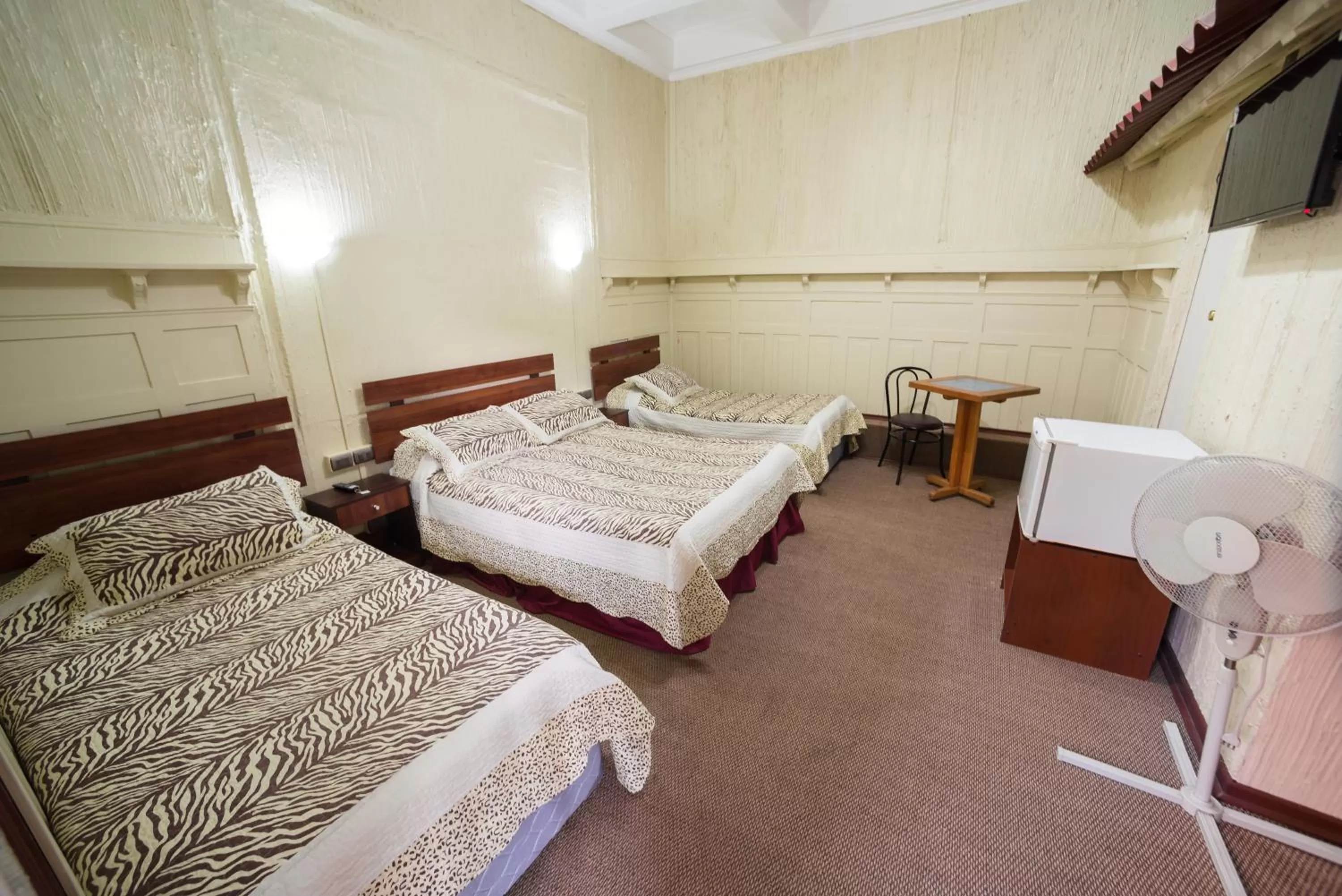 Standard Twin Room in Si Hotel