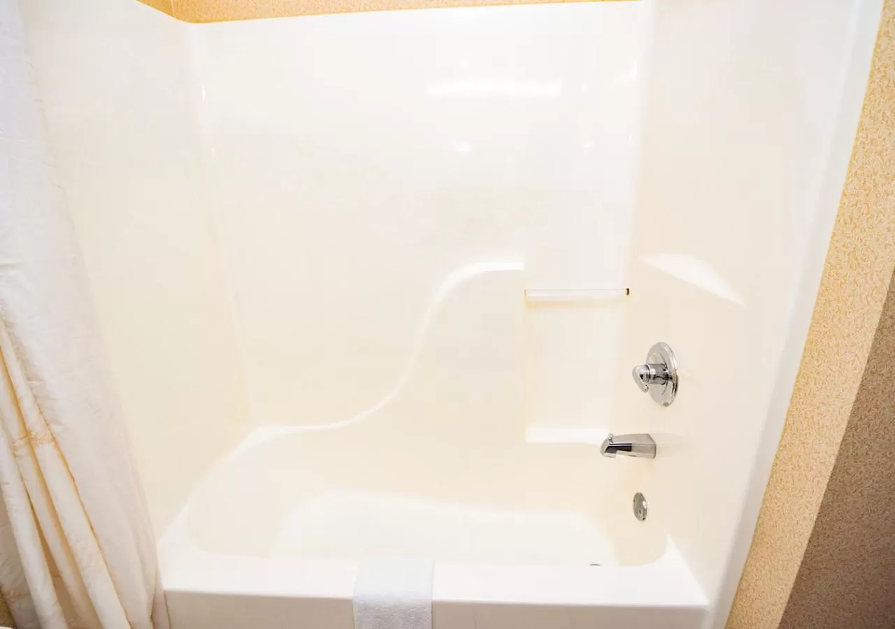 Queen Room with Two Queen Beds - Non-Smoking in Super 8 by Wyndham Searcy AR