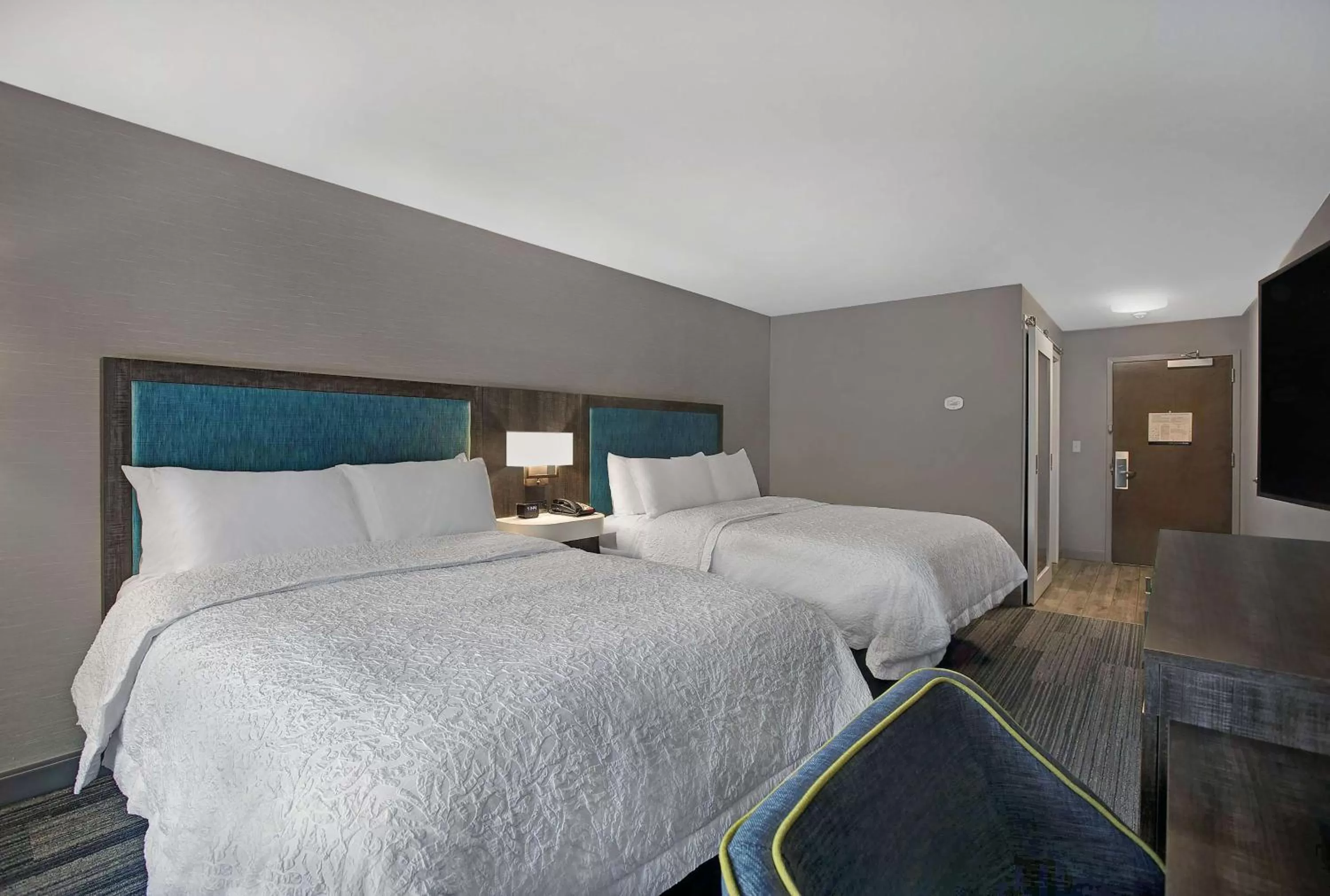 Queen Room with Two Queen Beds - Mobility and Hearing Access/Non-Smoking in Hampton Inn Westfield