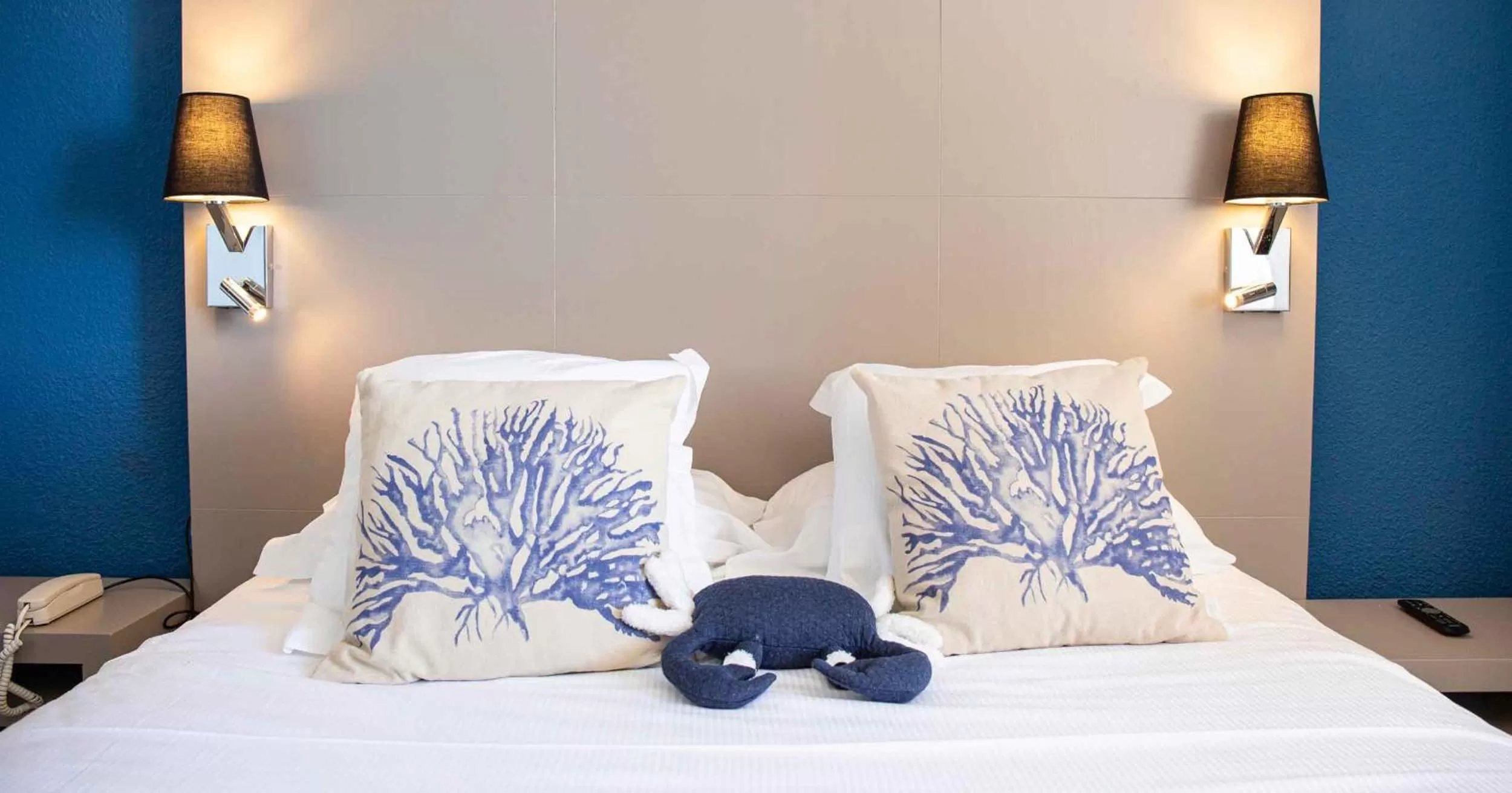 Junior Suite Sea or Harbor Side in Hotel Port Marine