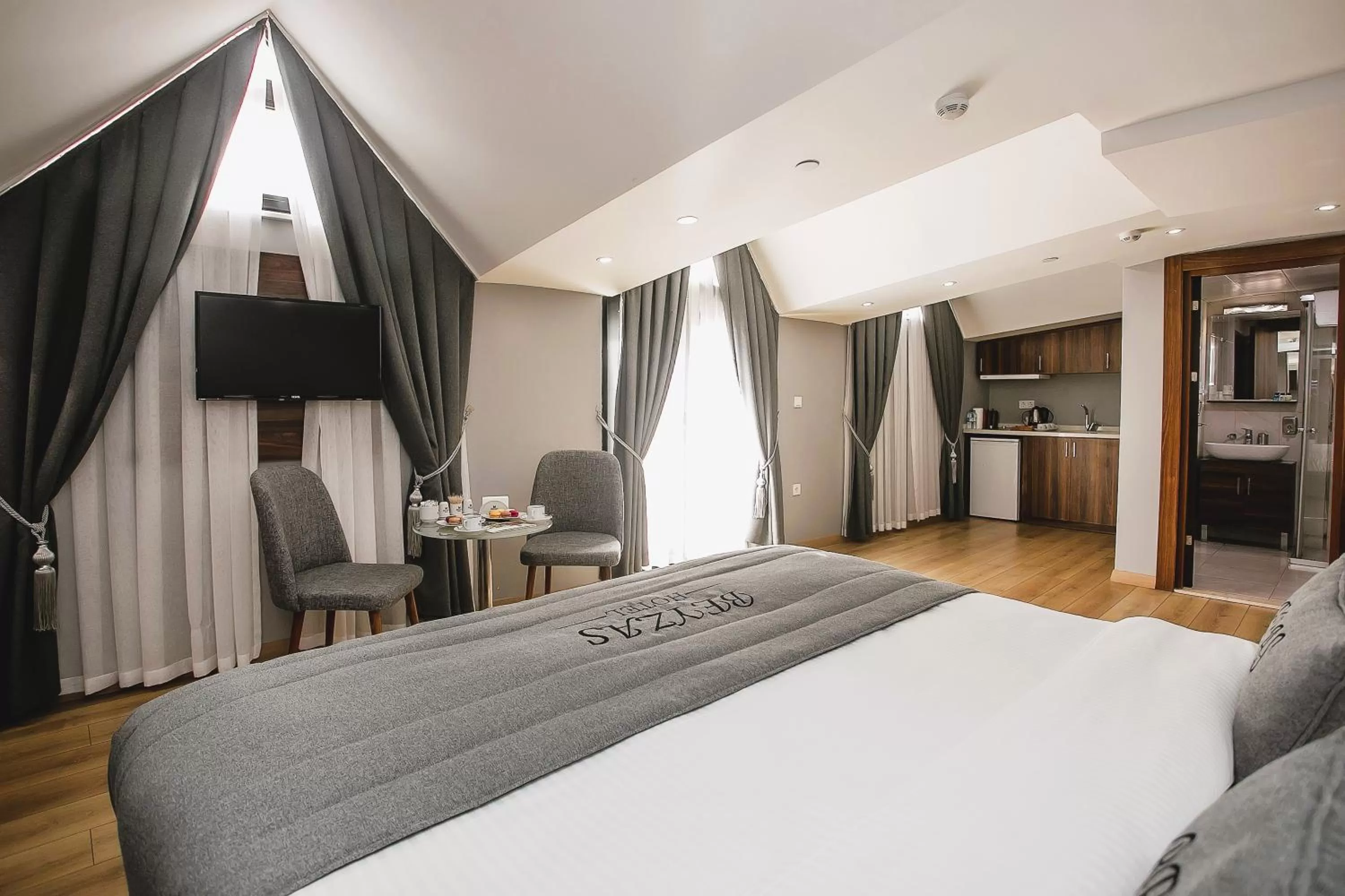 Penthouse Room with Terrace and Kitchenette in Beyzas Hotels & Suites