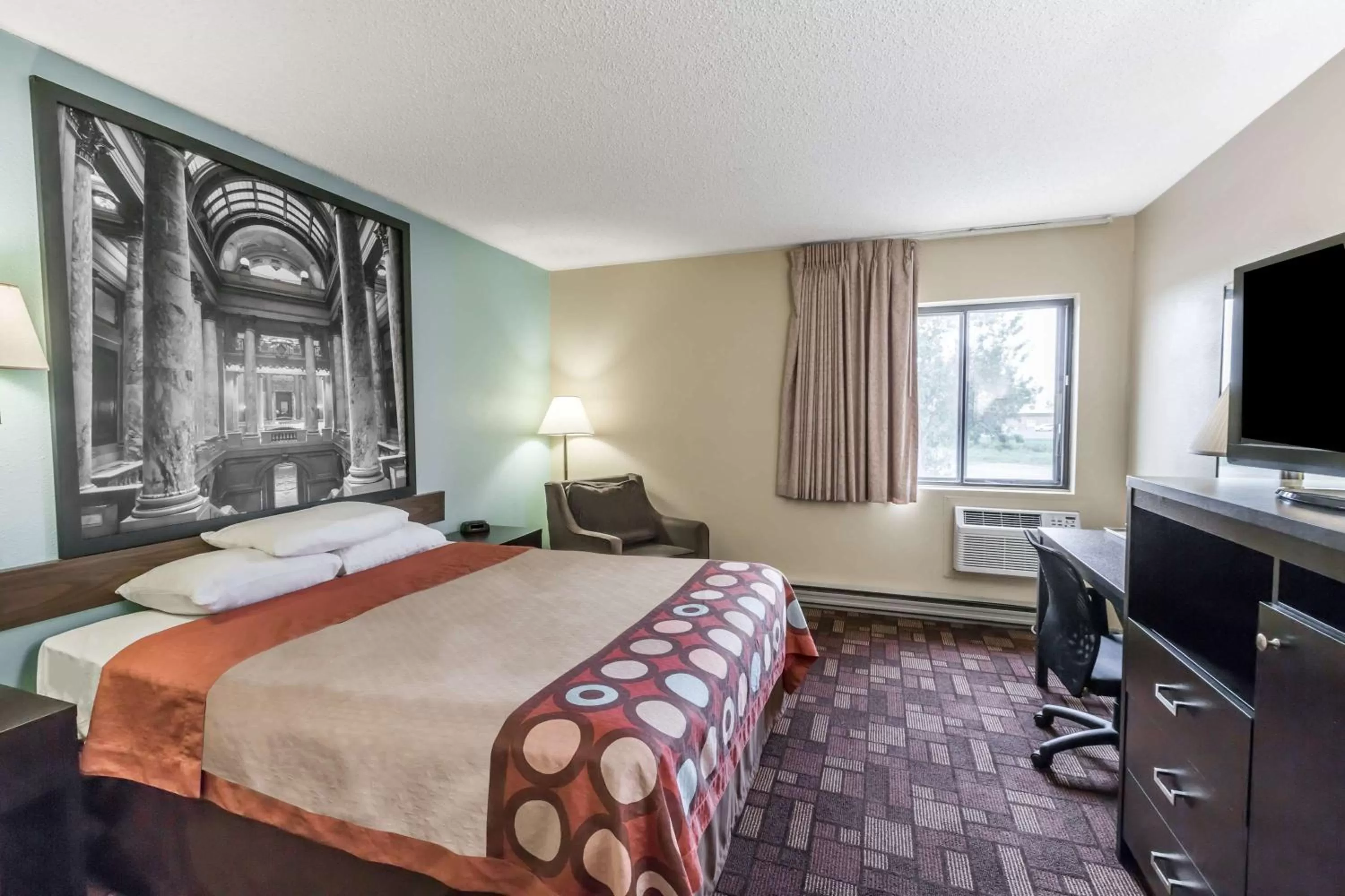 Queen Room - Pet Friendly/Non-Smoking in Super 8 by Wyndham Luverne