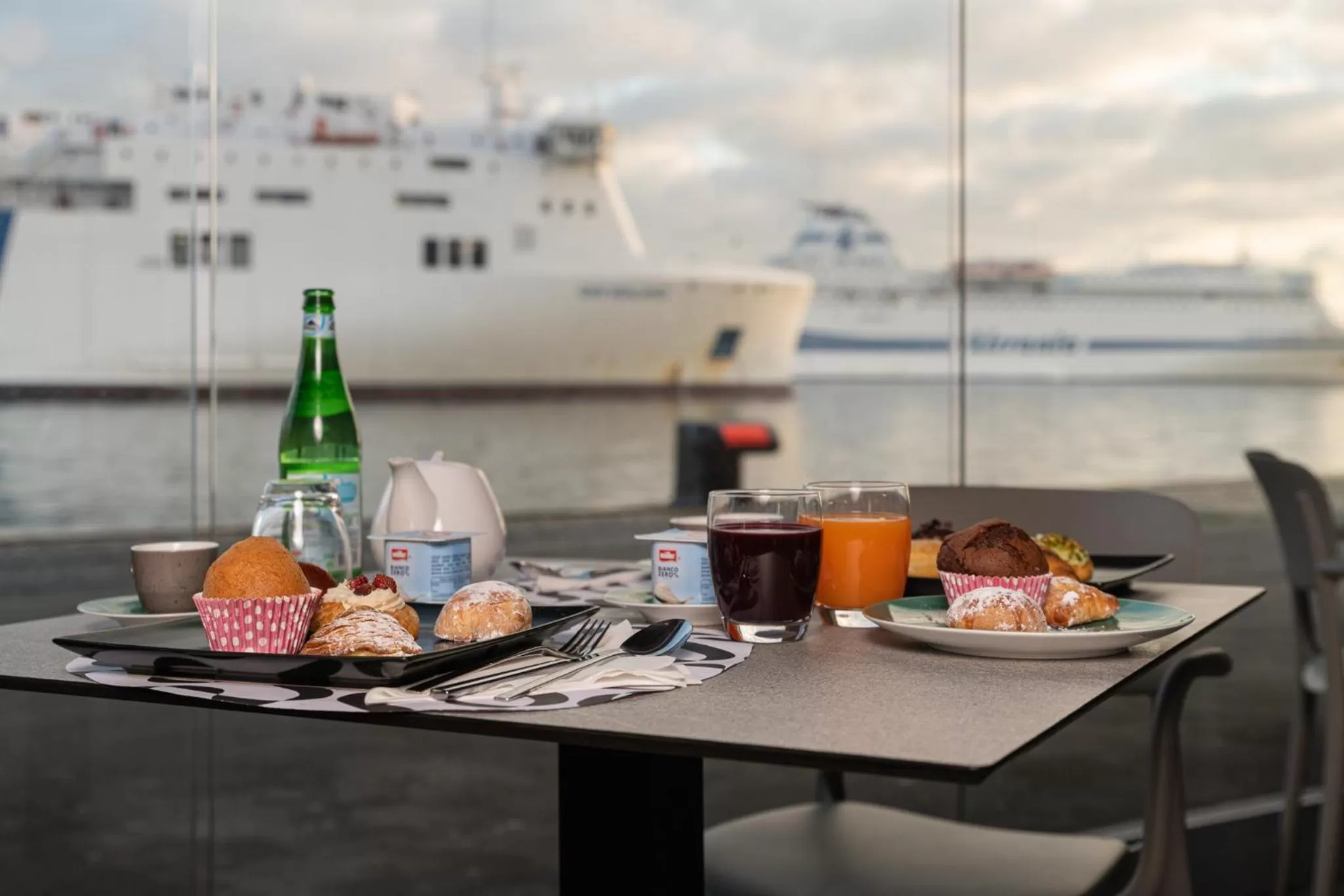 Double or Twin Room with Patio in Smart Hotel Napoli