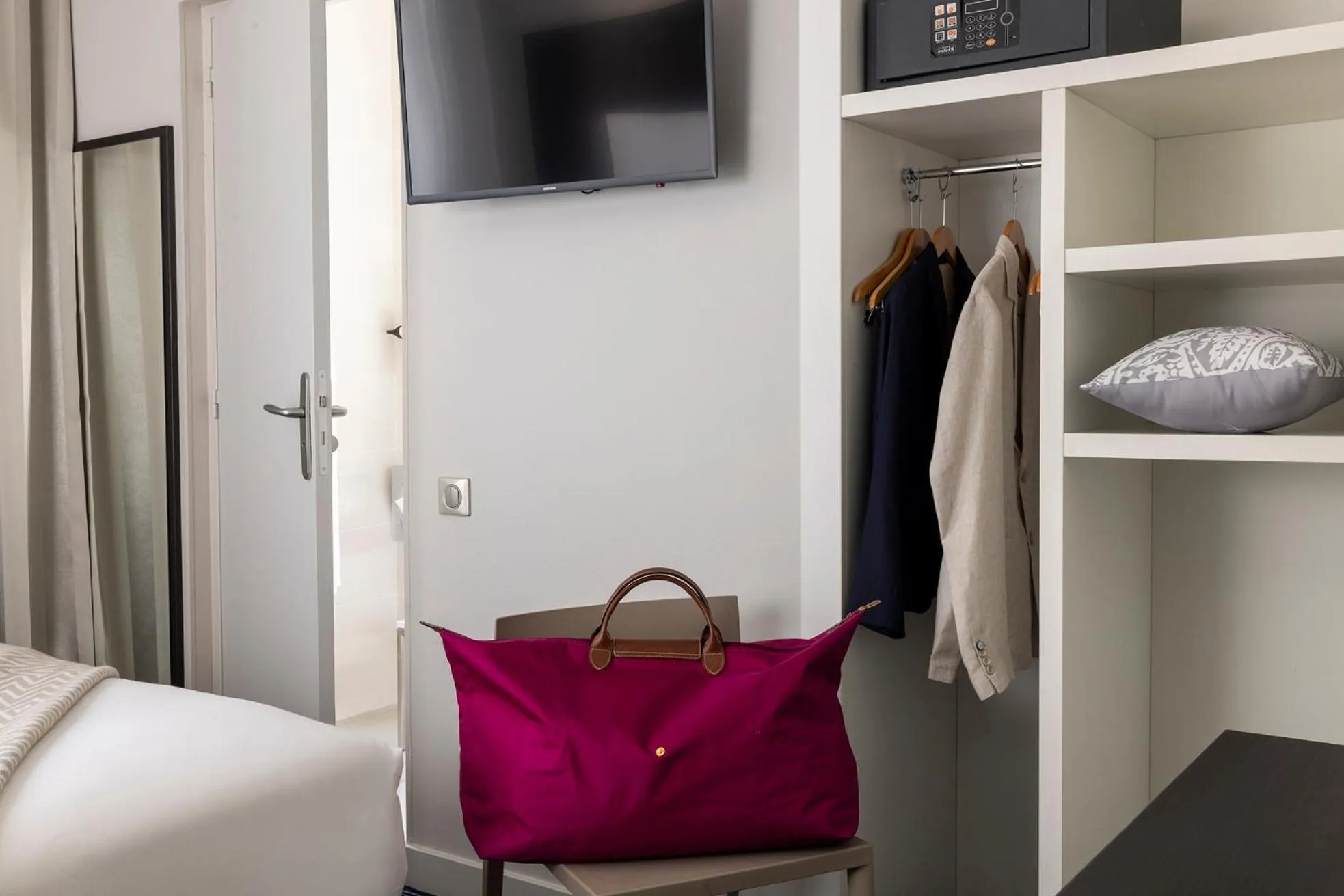 Double Room in Hotel 66 Nice