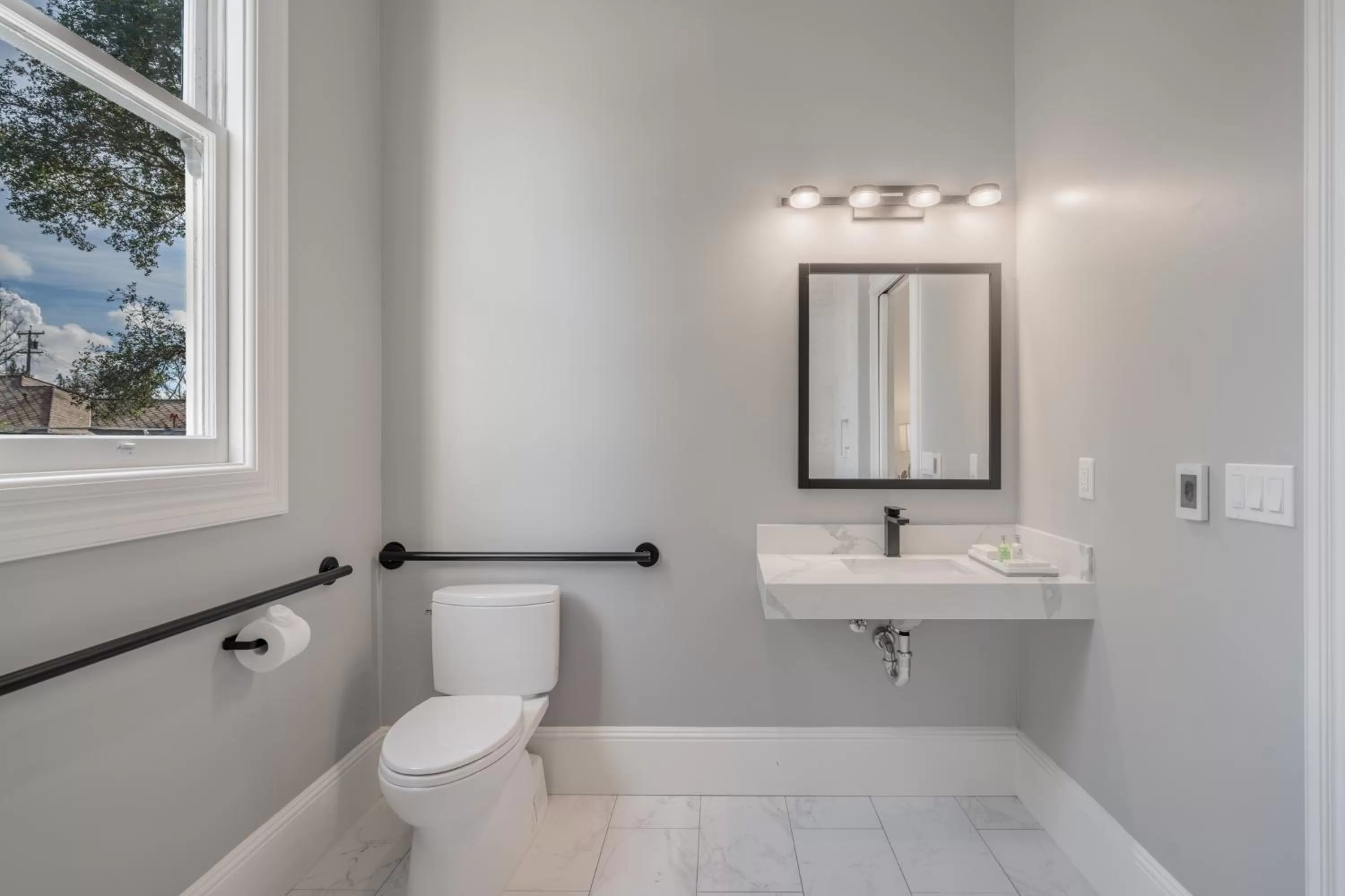 Queen Room - Disability Access in The George - Luxury Boutique Inn