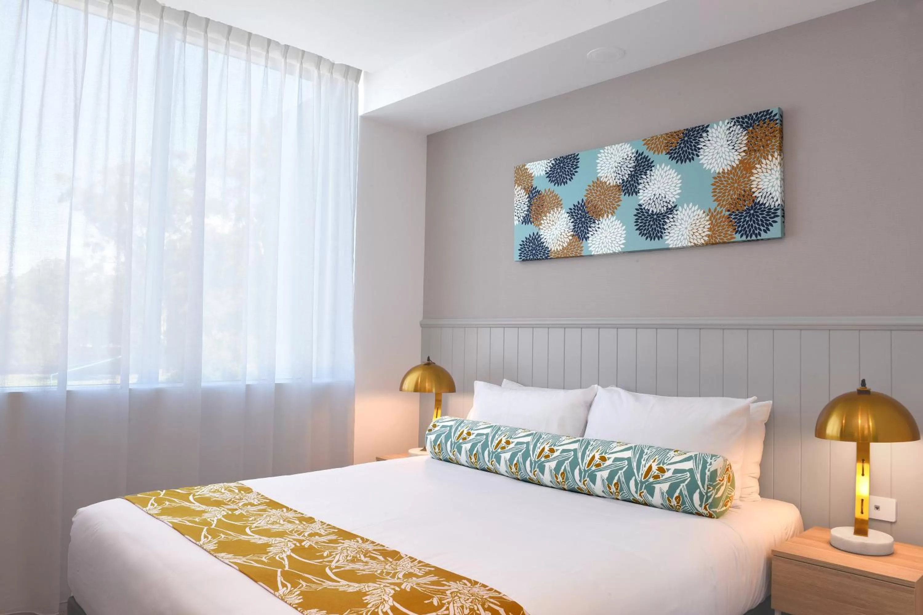 Queen Studio Accessible in Mantra at Sharks