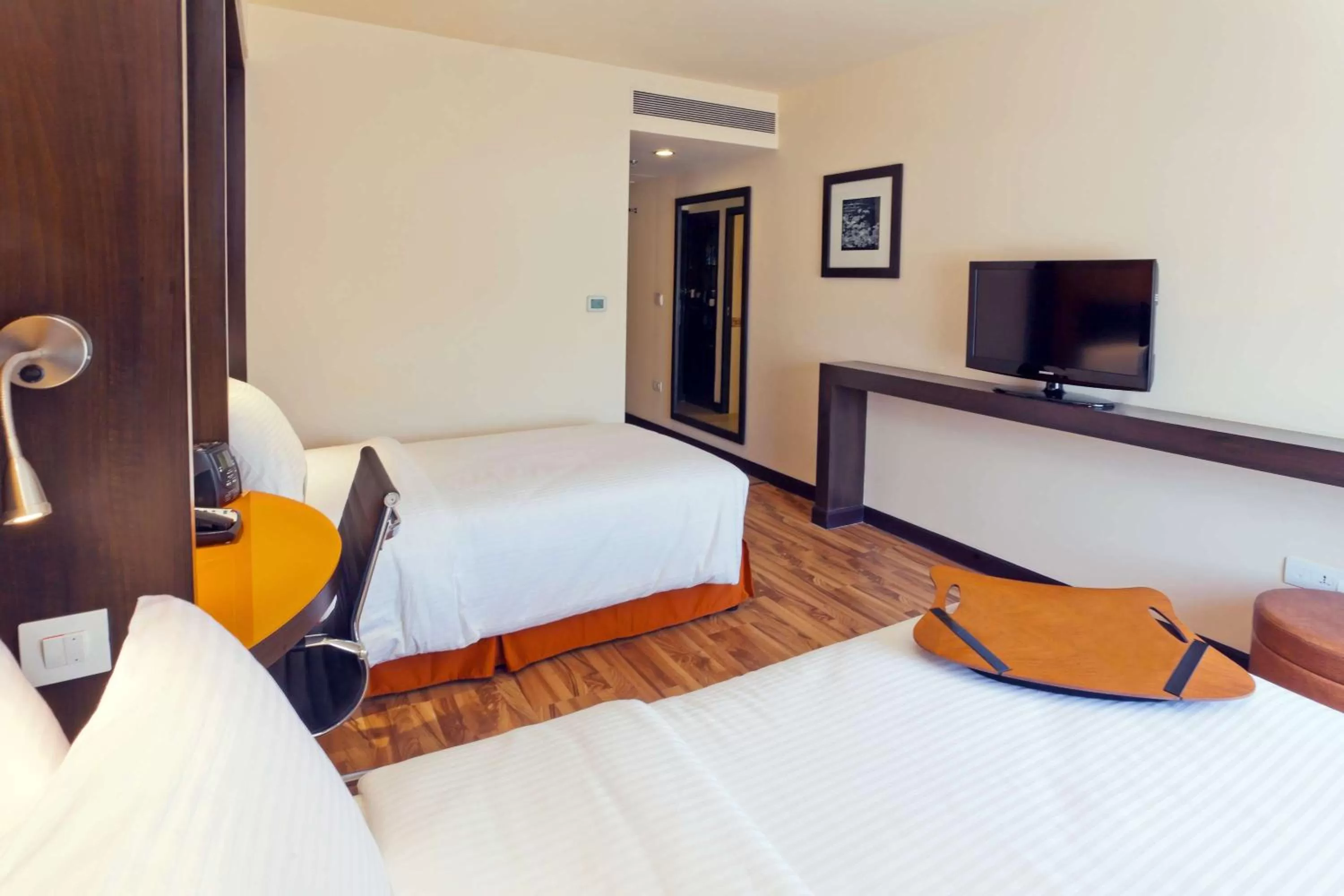 Standard Twin Room - Non-Smoking in Hampton by Hilton Vadodara-Alkapuri