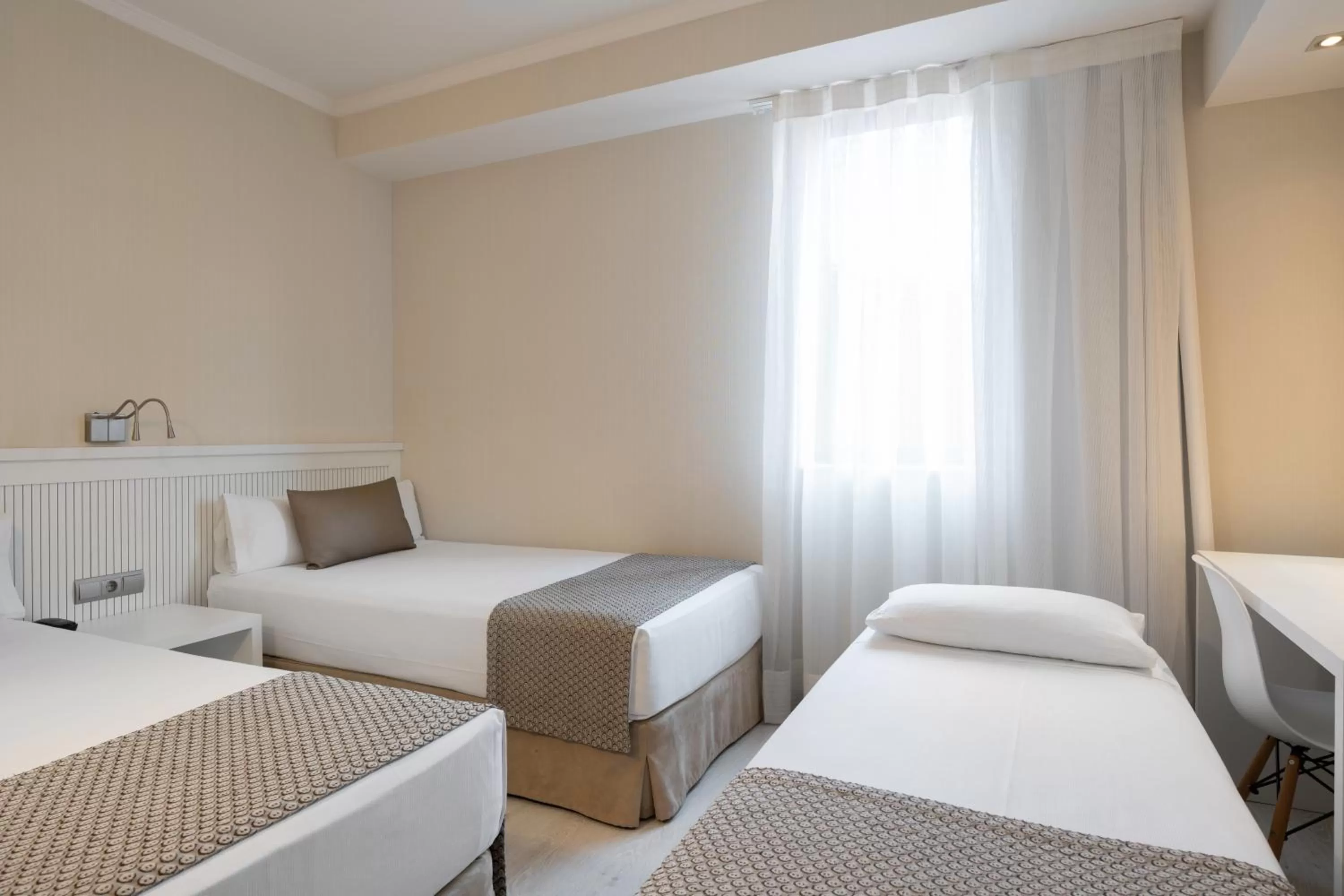 Triple Room in Catalonia Roma