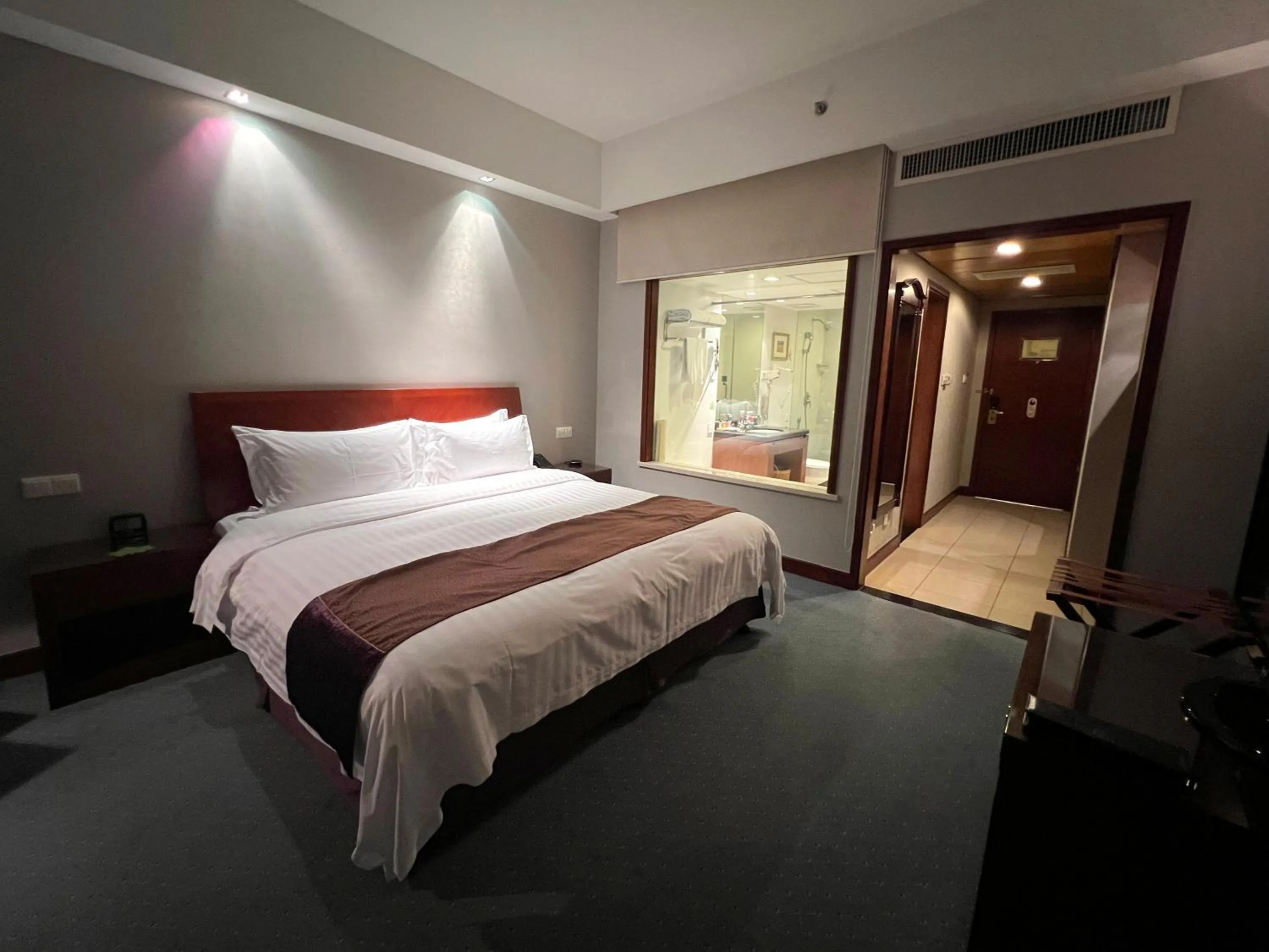 Superior Queen Room in Baolong Hotel Shanghai