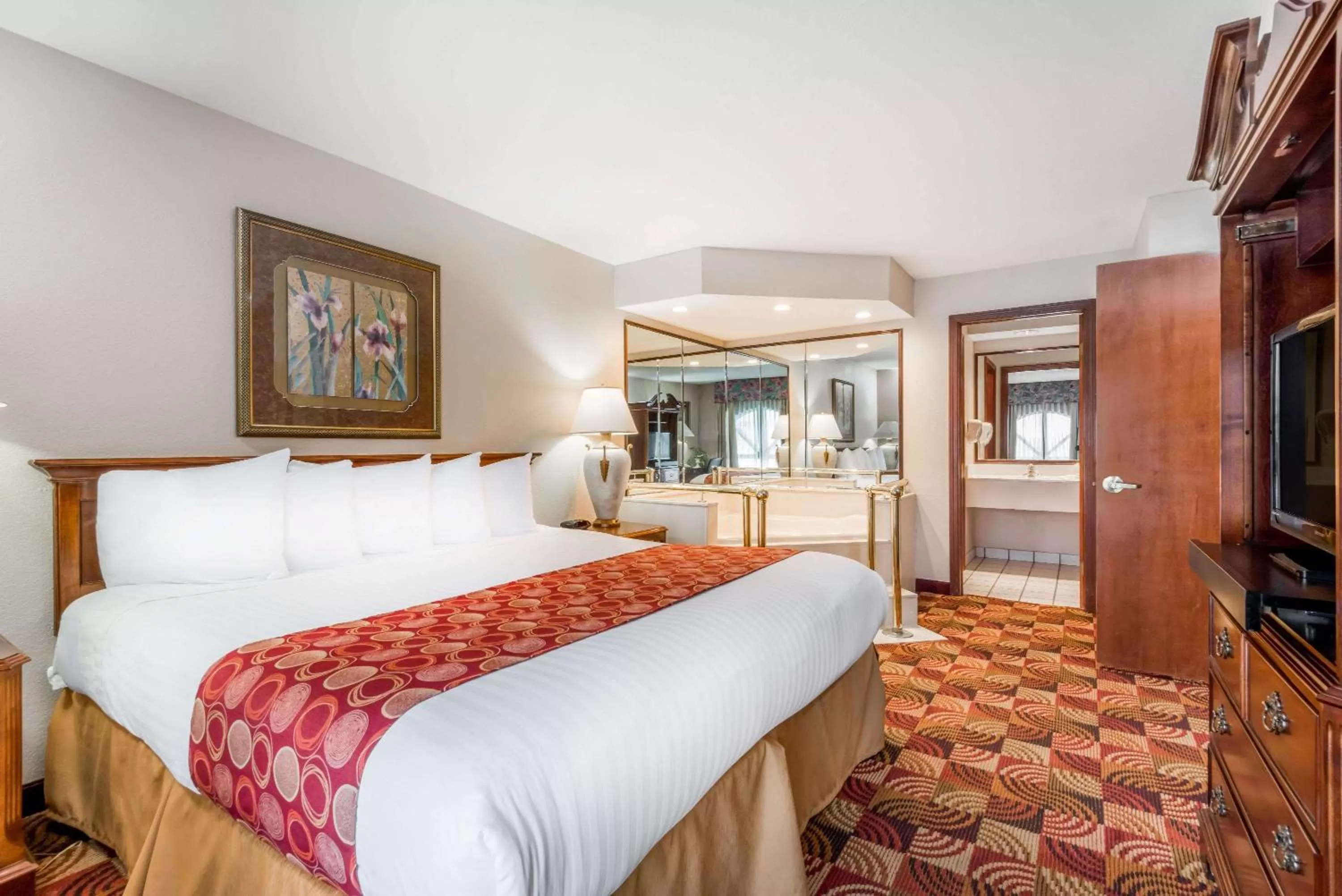 Presidential King Suite with Jettet Tub - Non-Smoking in Baymont by Wyndham Plainfield/ Indianapolis Arpt Area