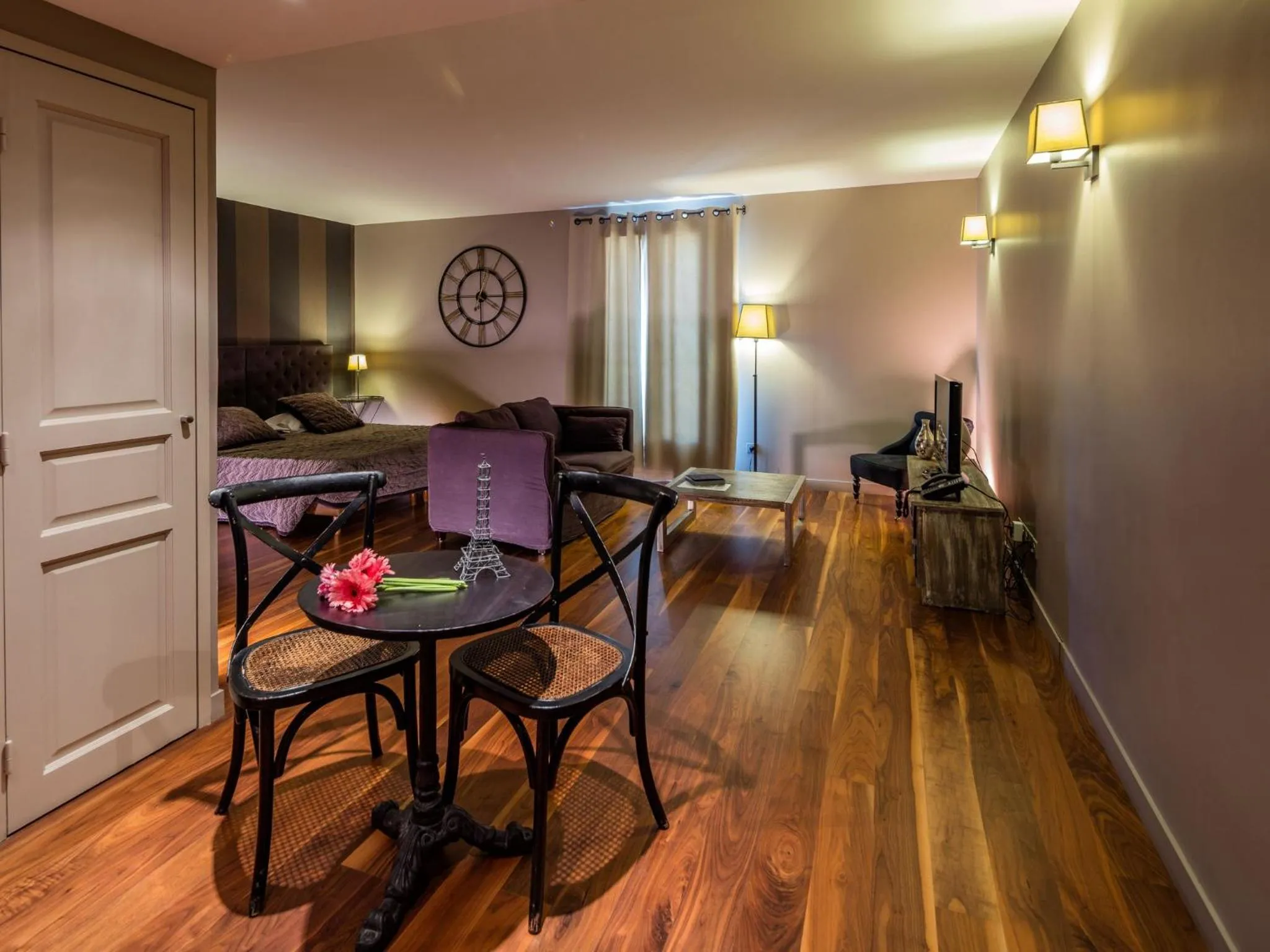 Tradition Room in Garrigae Distillerie de Pezenas - Hotellerie & Spa