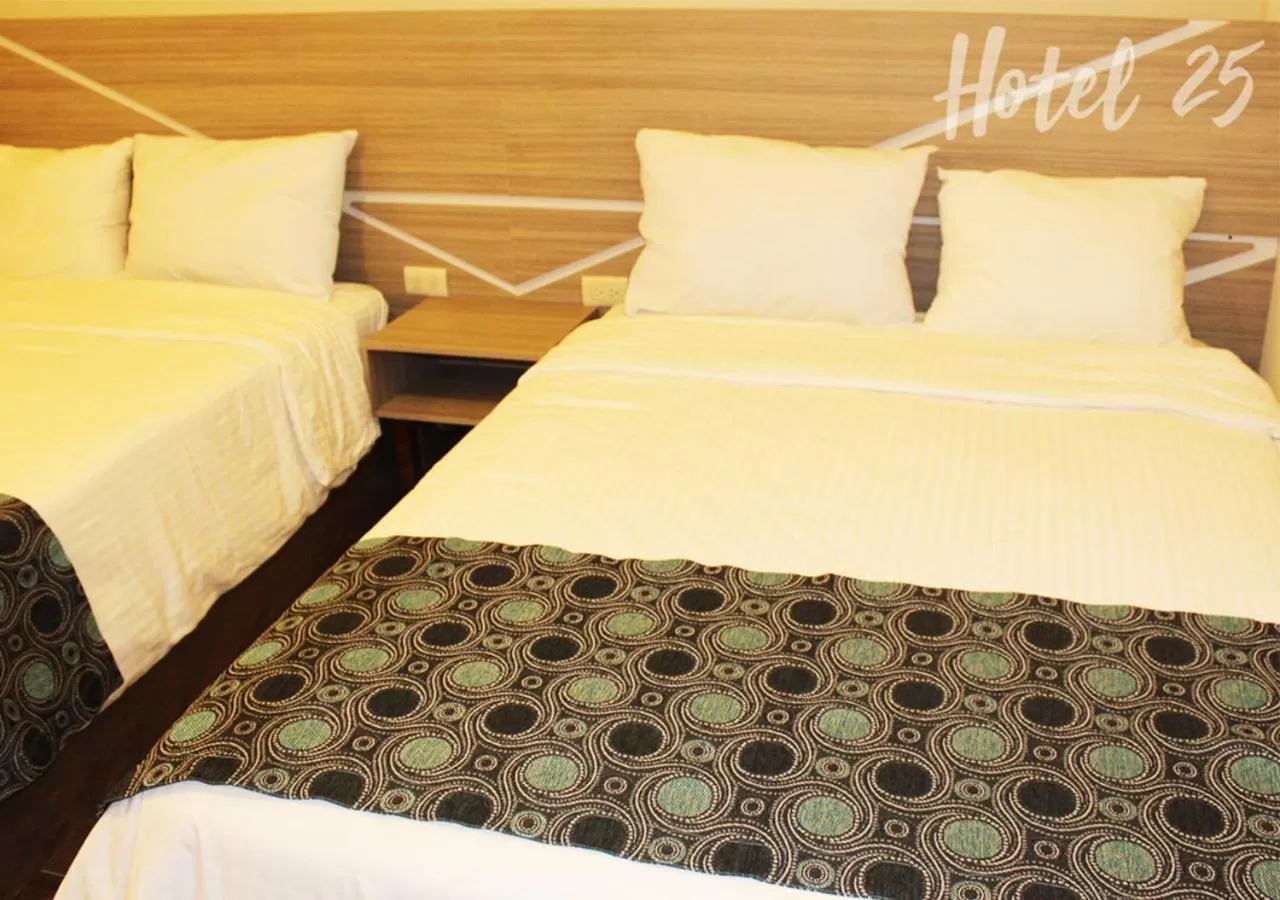 Twin Room in Hotel25