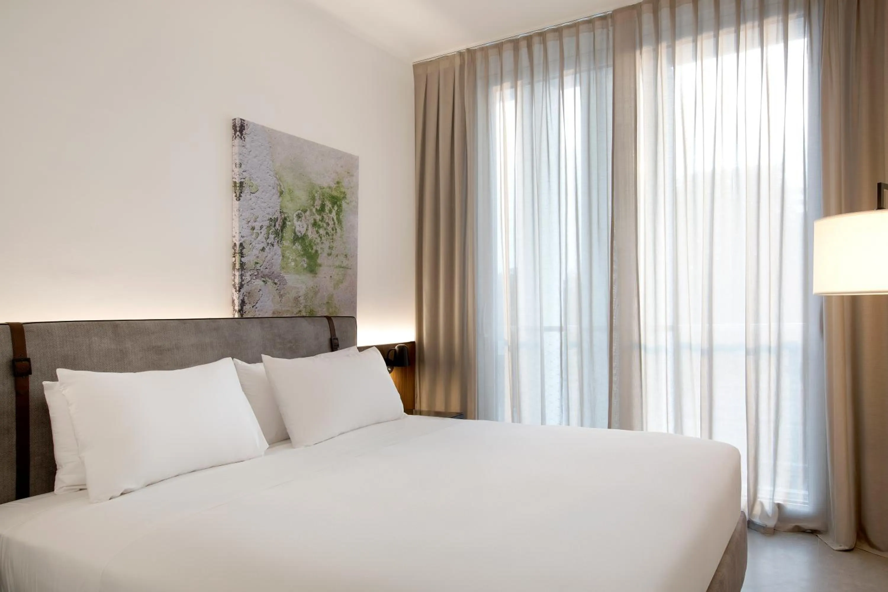 Twin Room in J Hotel