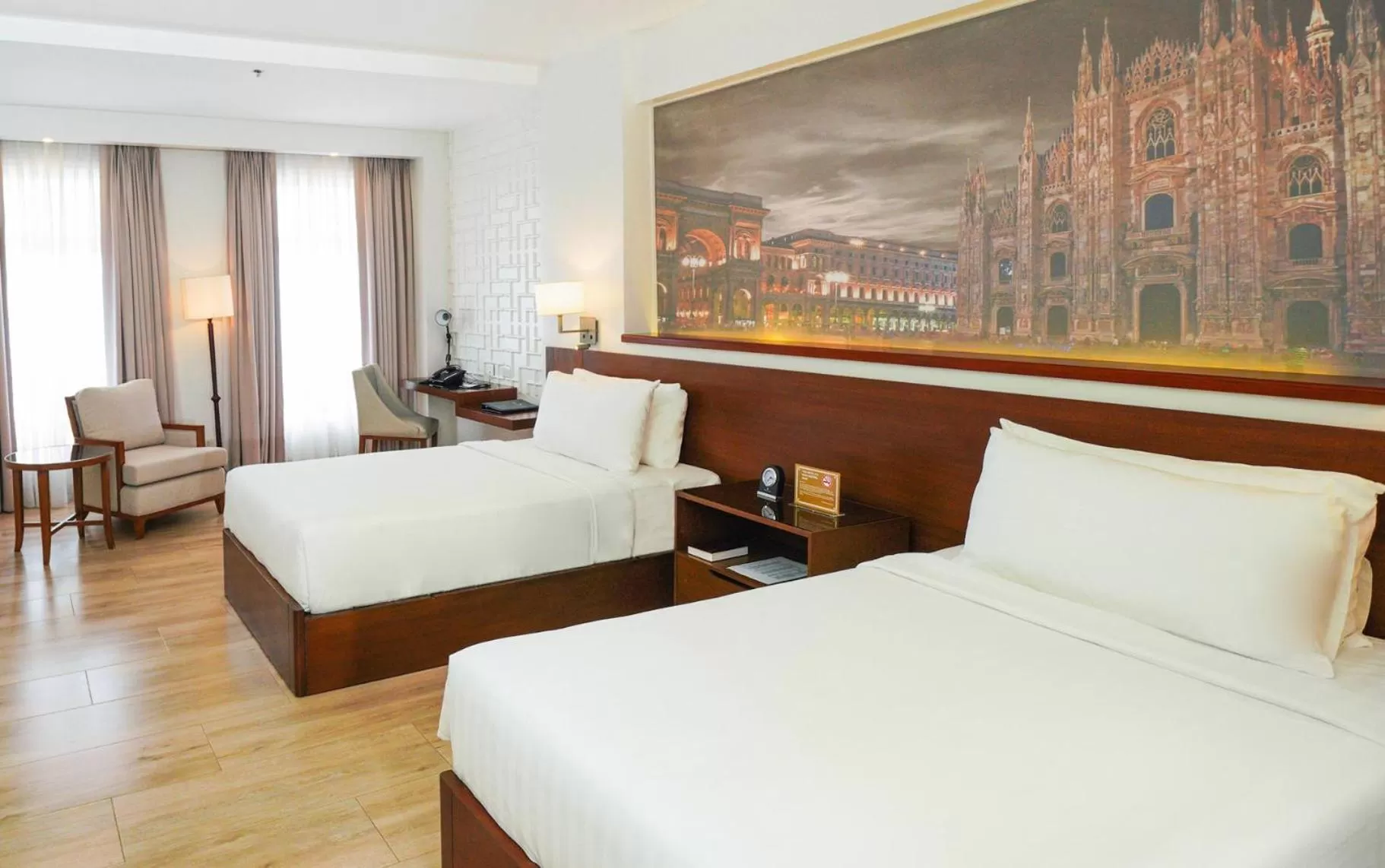 Deluxe Suite Twin in Hotel Carlito Tagaytay