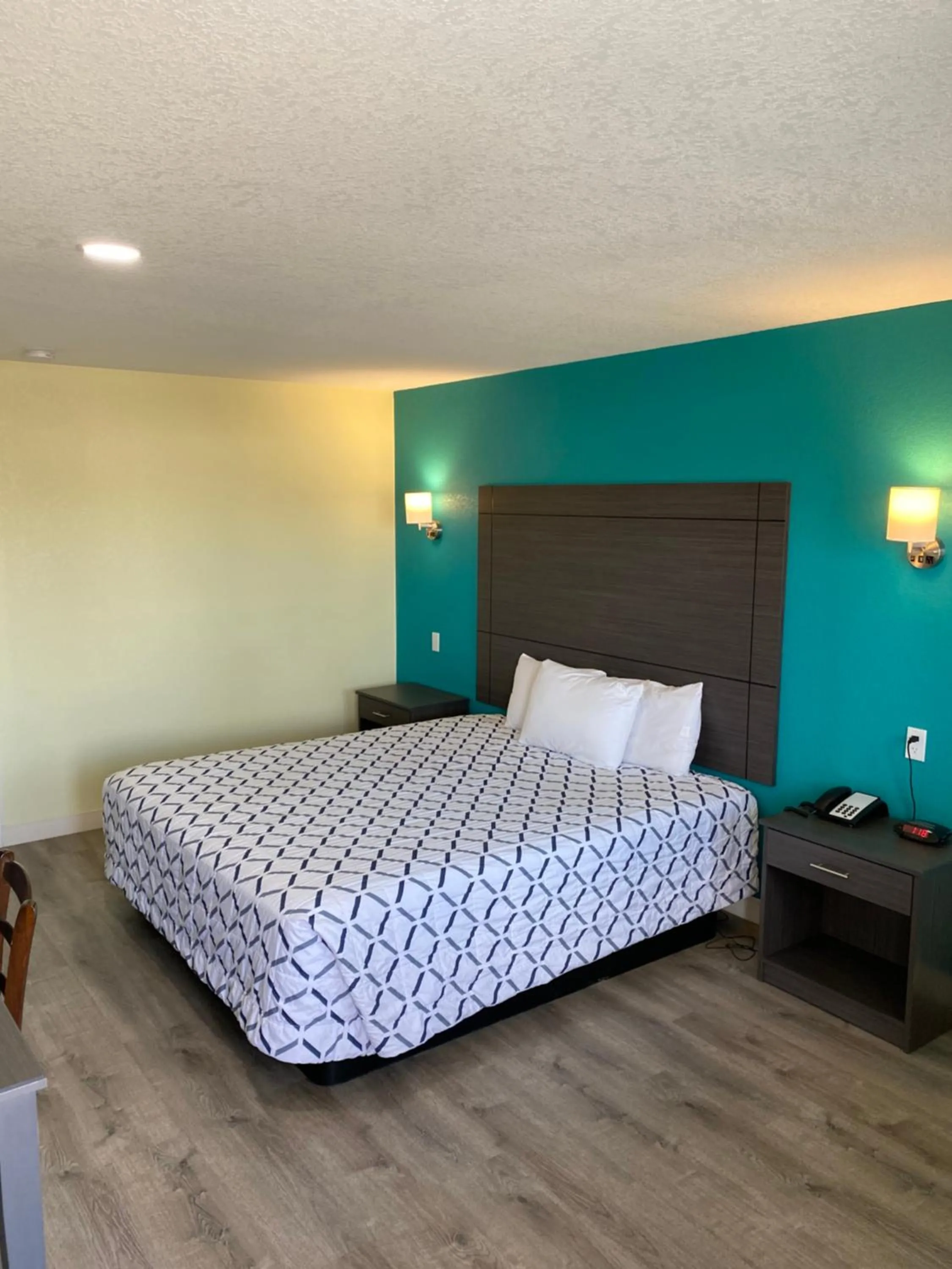 Deluxe King Room in Gila Bend Lodge