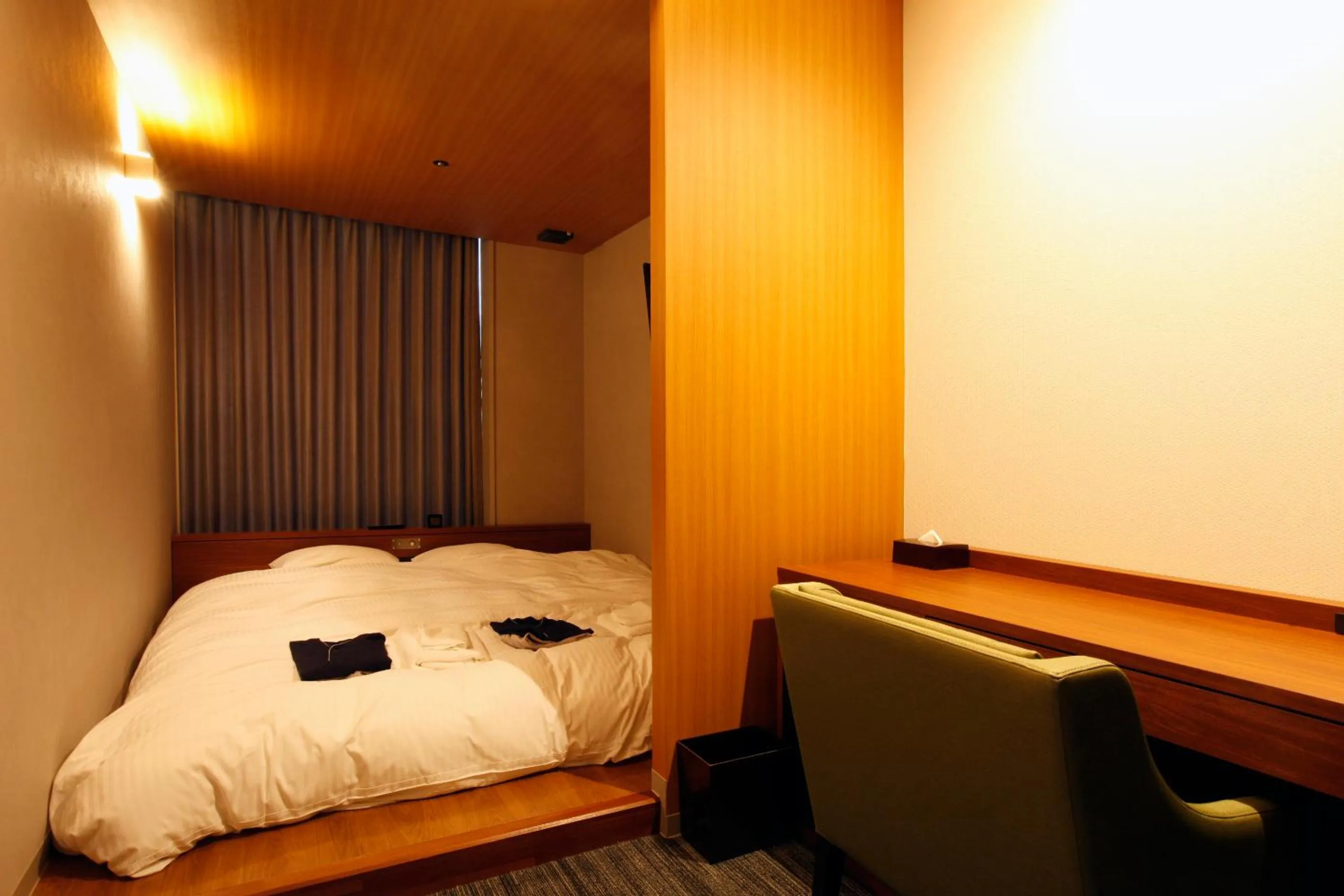 Twin Room - single occupancy in Gardens Cabin