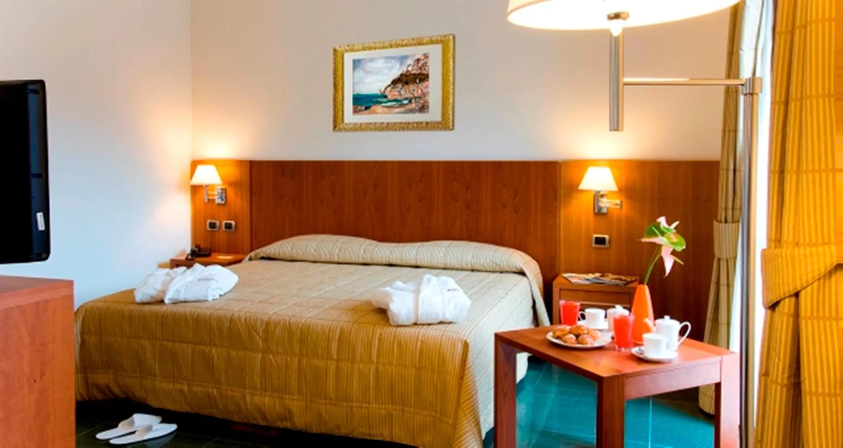 Deluxe Double or Twin Room with Balcony in Hotel Dei Principati