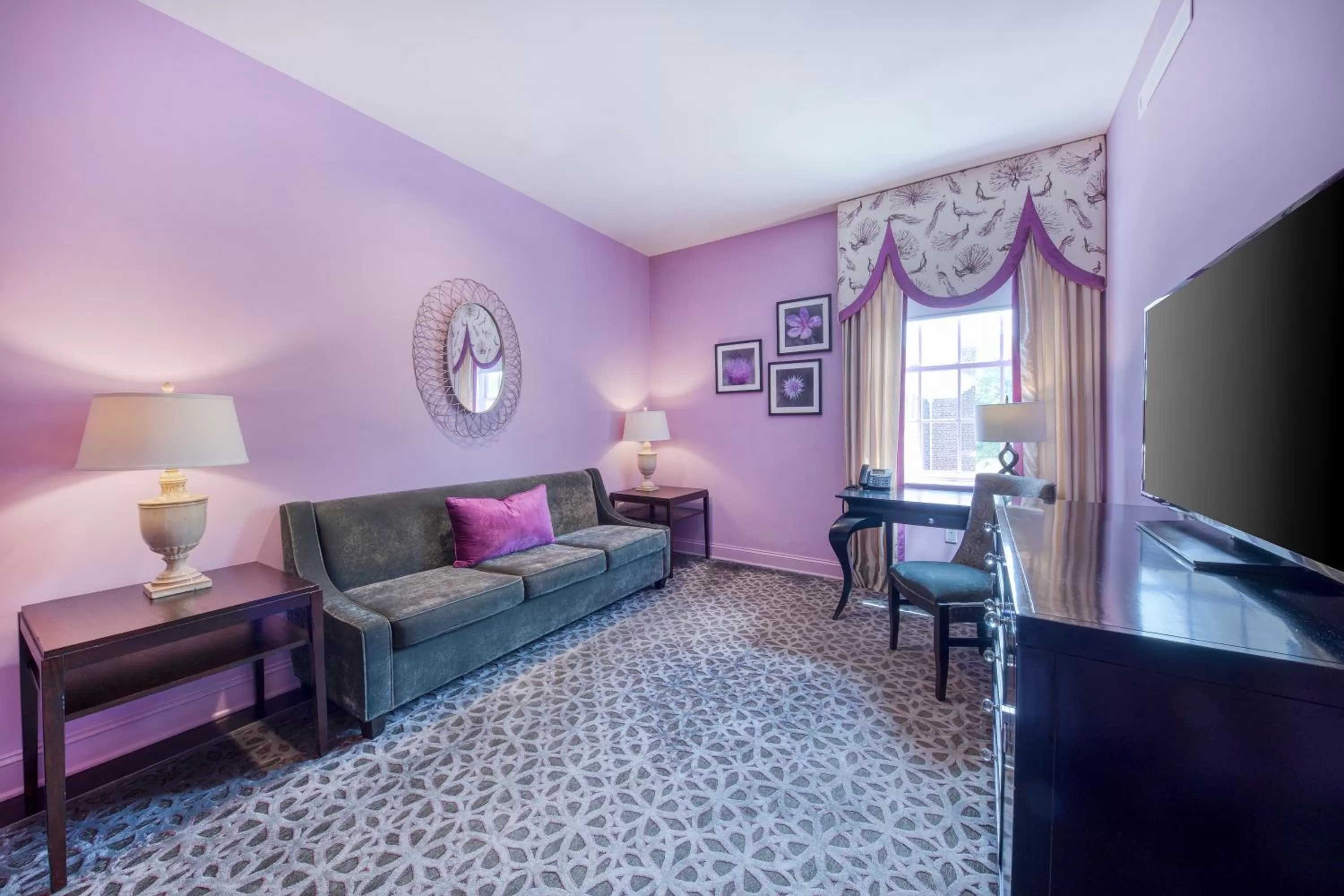 Deluxe Queen Suite in The Mayton