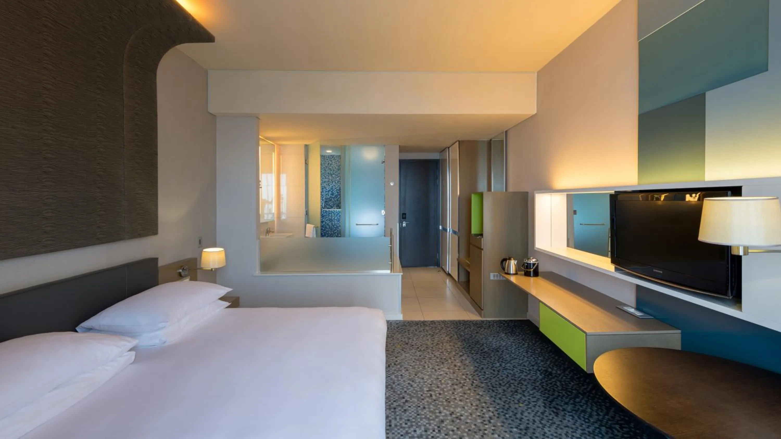 Superior Room with City View in Radisson Blu Hotel & Residence Maputo