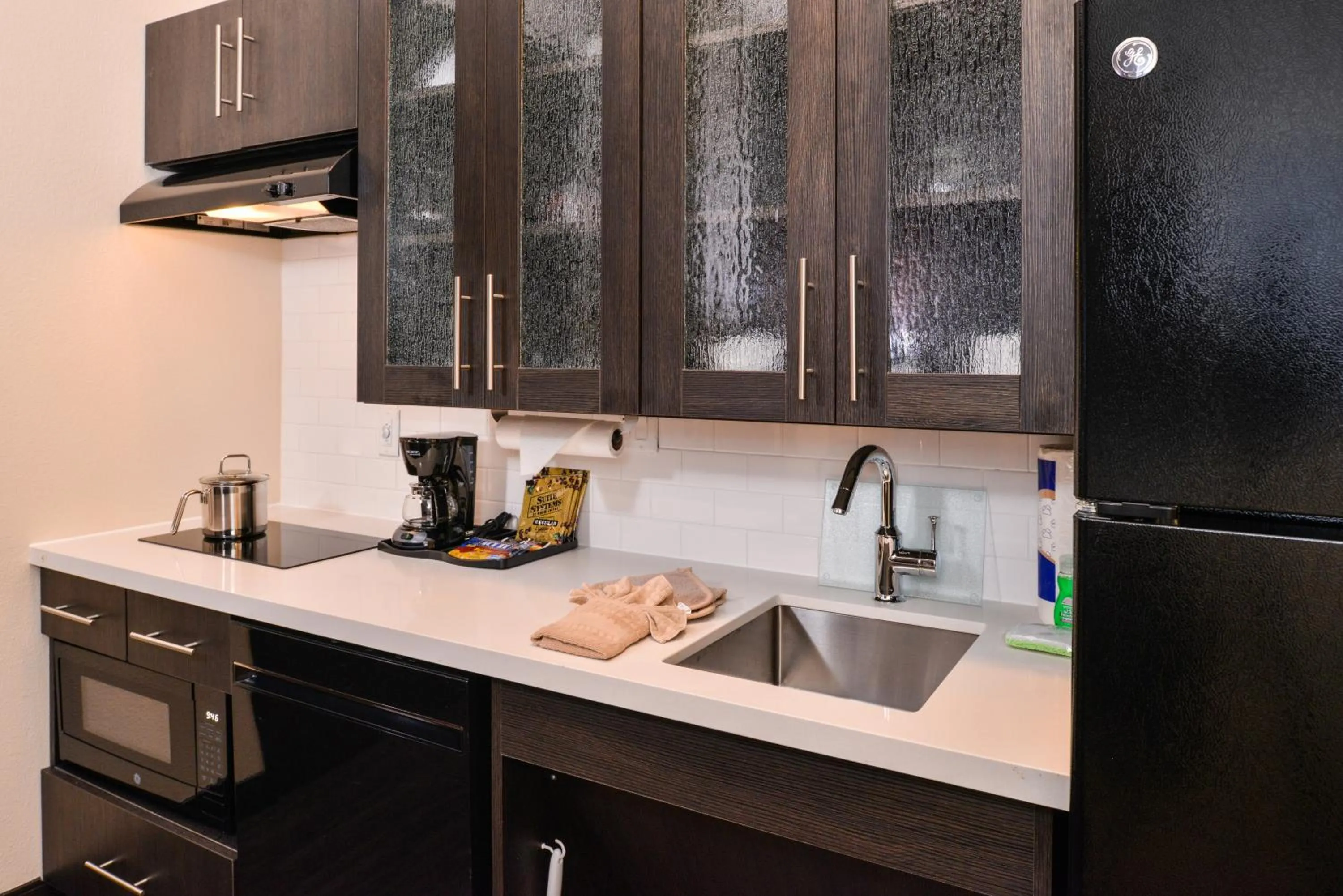 One-Bedroom King Suite with Communications Accessible Tub in Candlewood Suites - Austin Airport by IHG