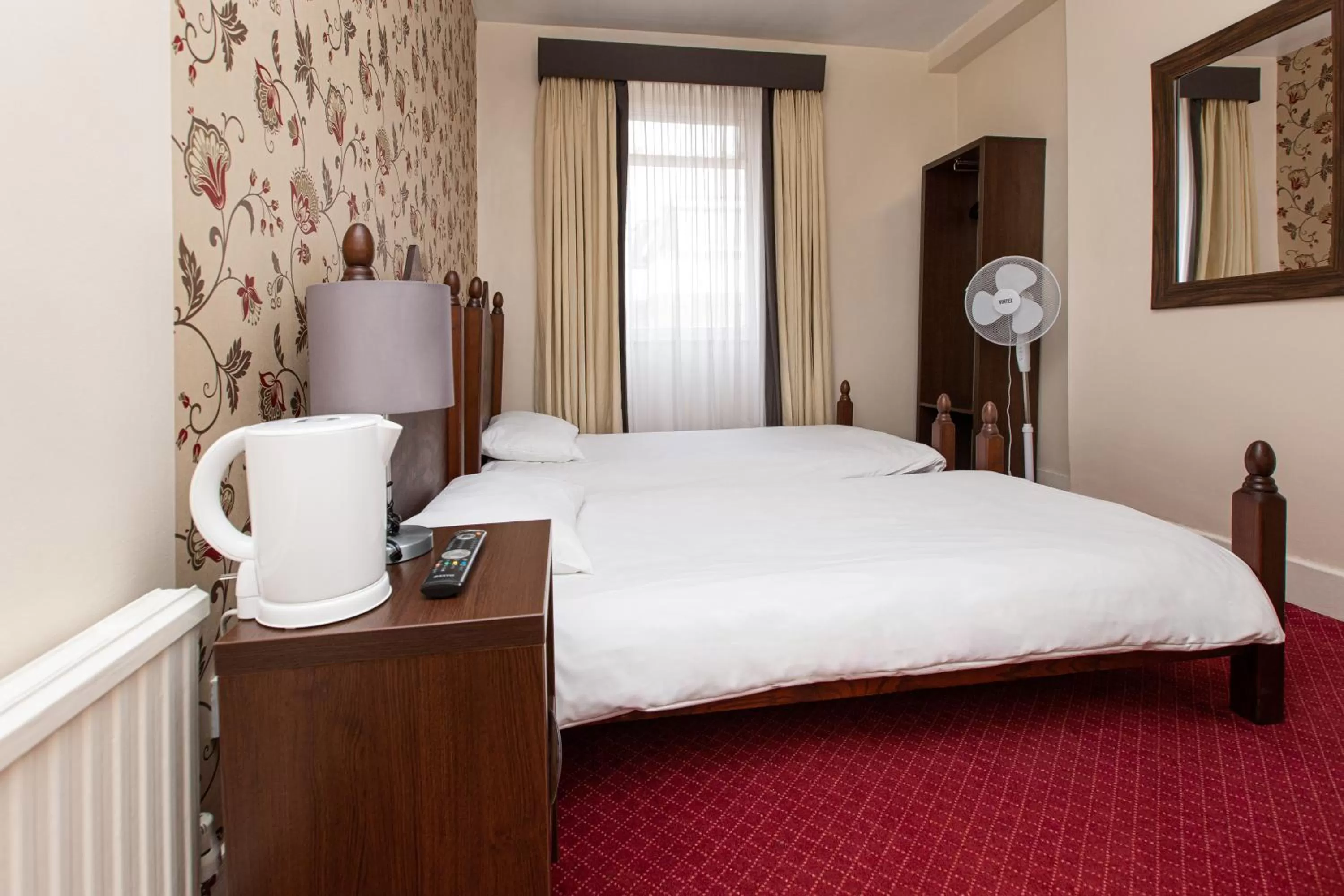 Twin Room in Islington Inn