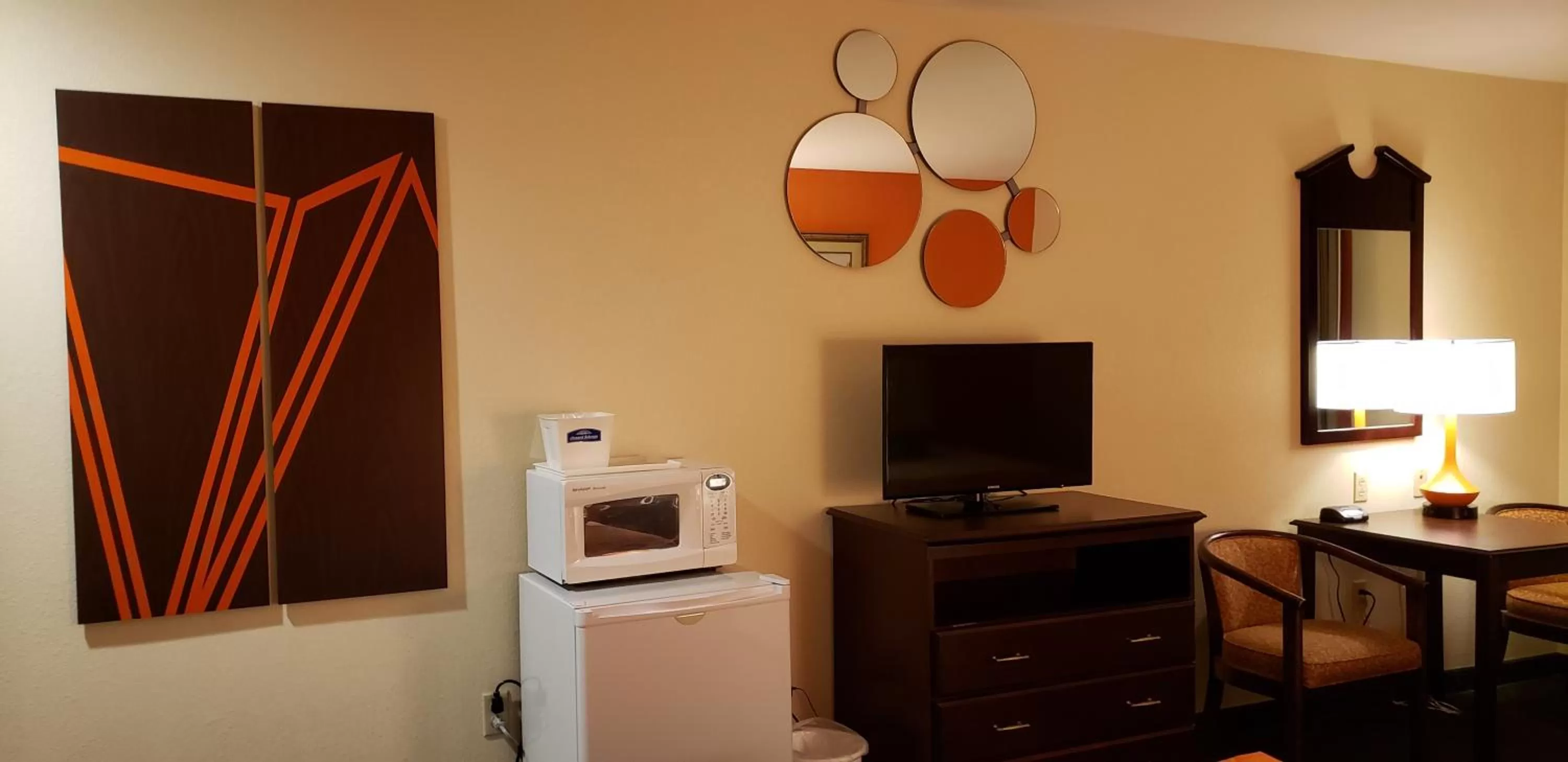 Deluxe Queen Room with Two Queen Beds - Disability Access - Non-Smoking in Howard Johnson by Wyndham Houma