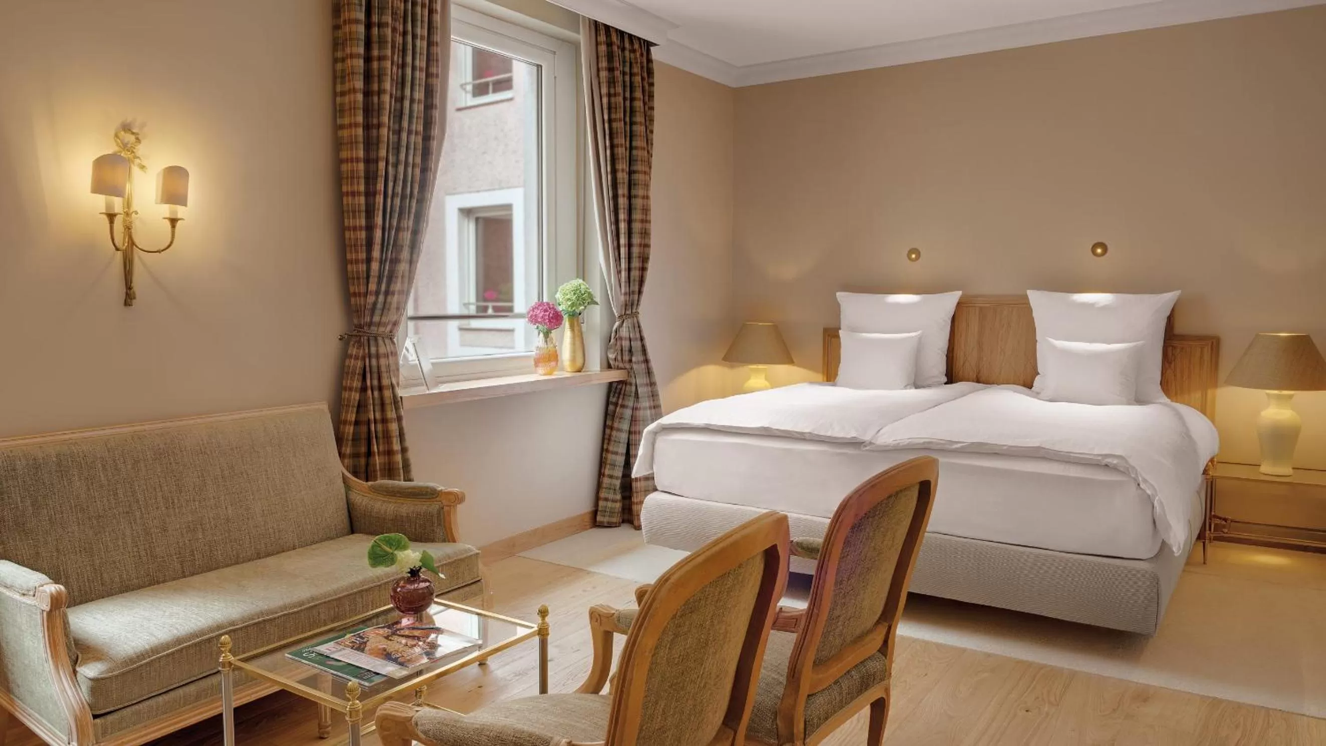 Deluxe Junior Suite in Excelsior by Geisel