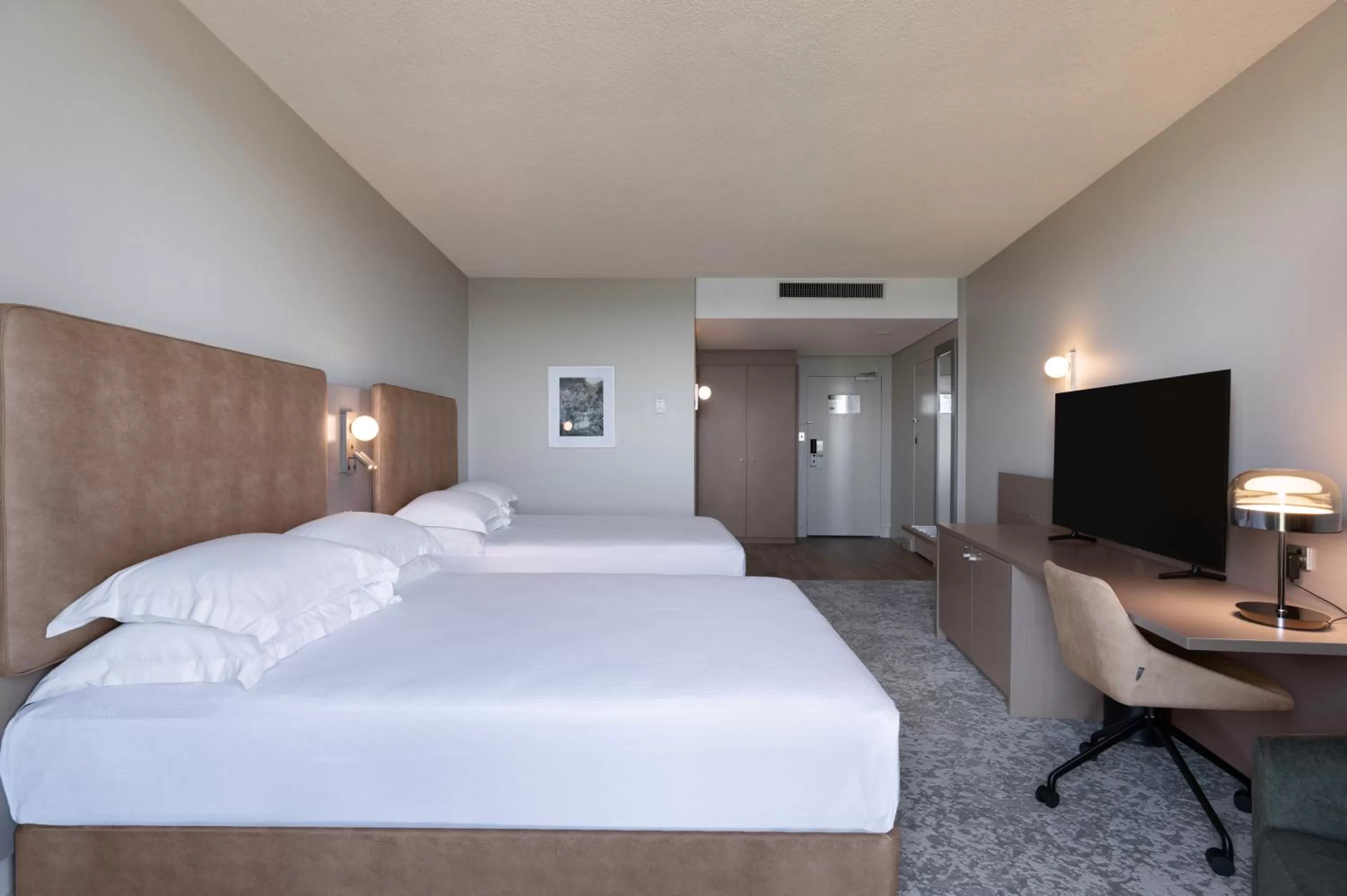 Double or Twin Room with Harbor View in Hilton Garden Inn Darwin