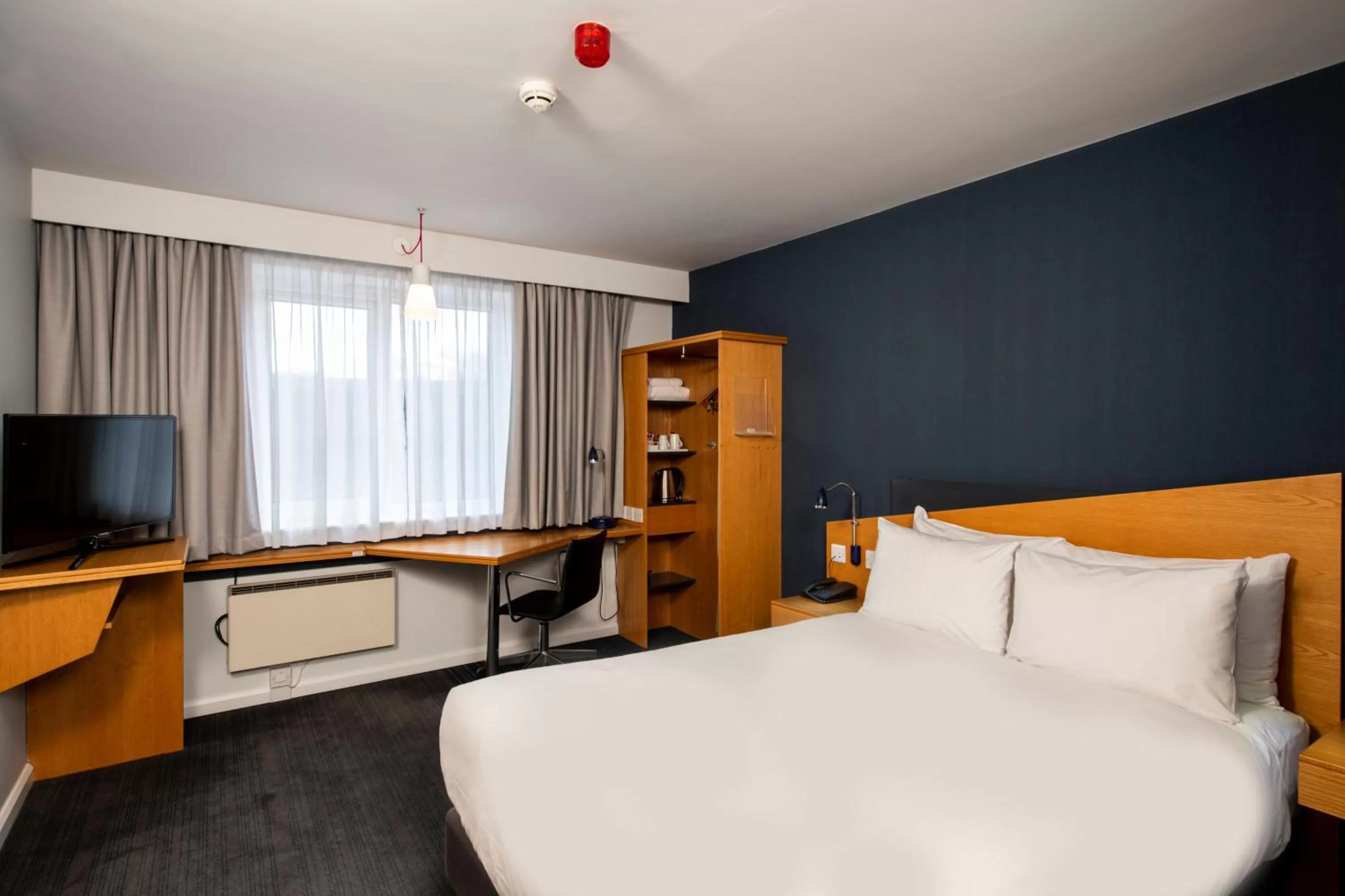 Double Room with Free Hot Breakfast - Accessible in Holiday Inn Express Warwick - Stratford-upon-Avon by IHG