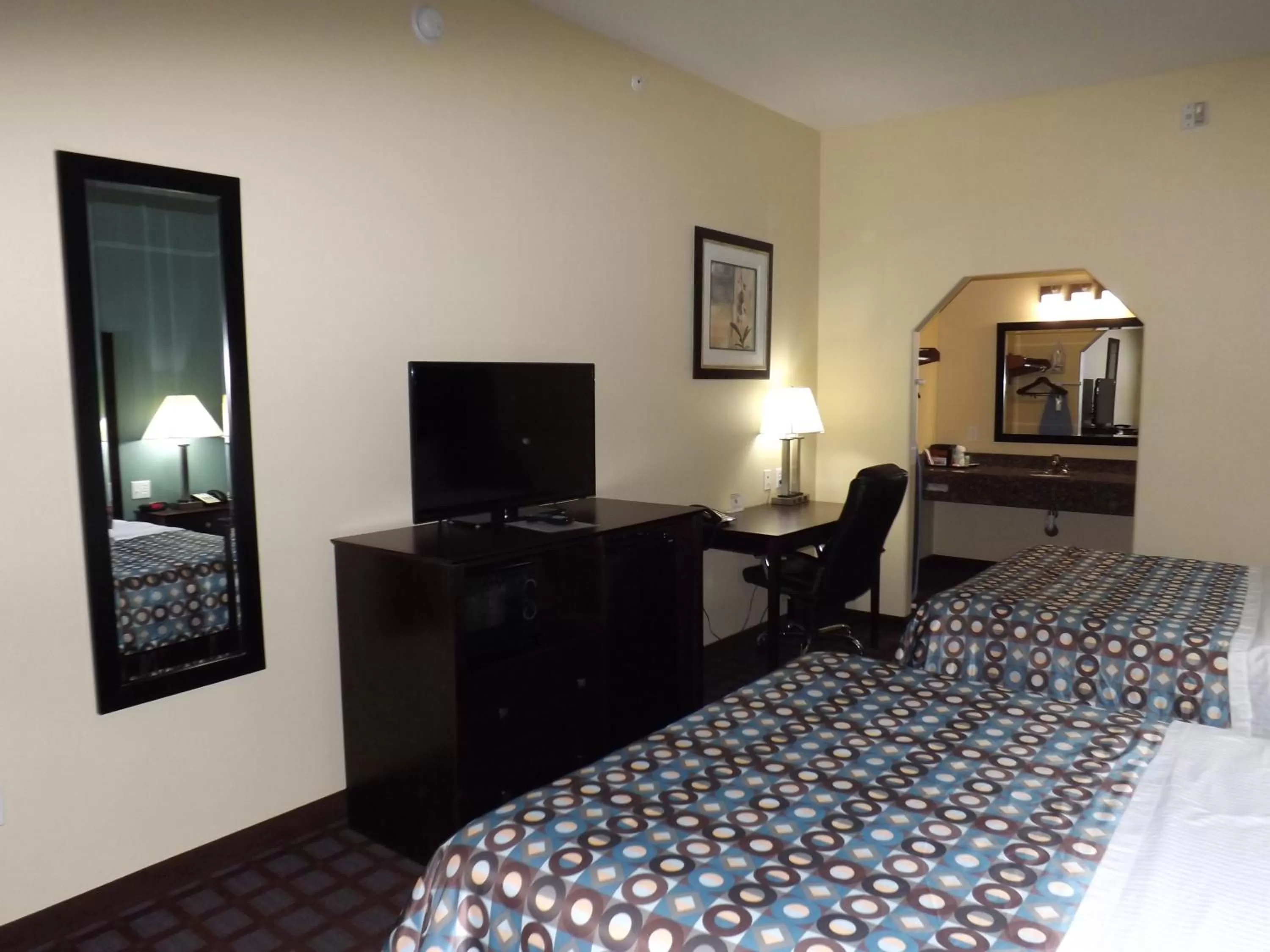 Queen Room in SSunriser Inn