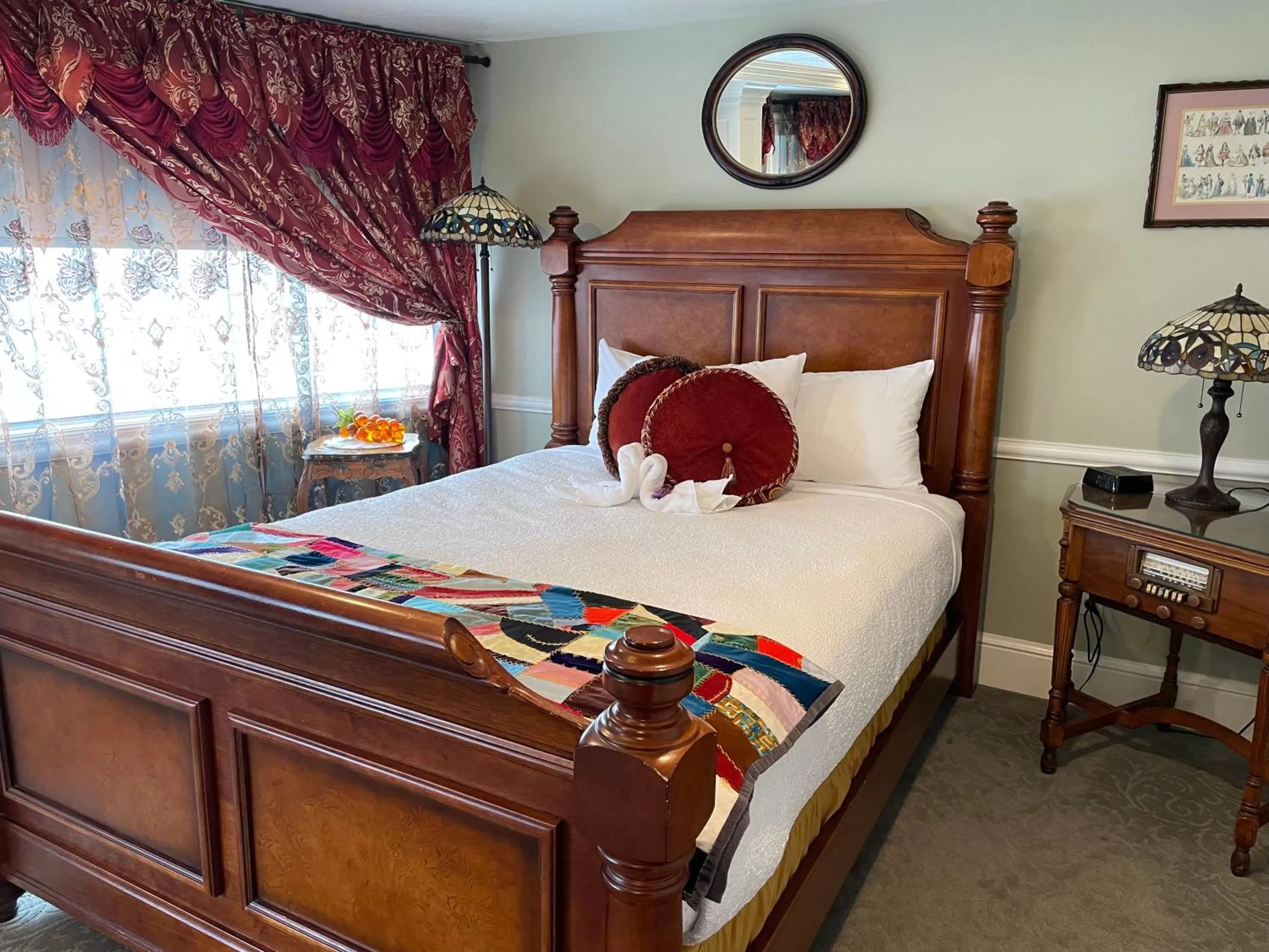 Queen Room - single occupancy in Heber Senator Bed and Breakfast