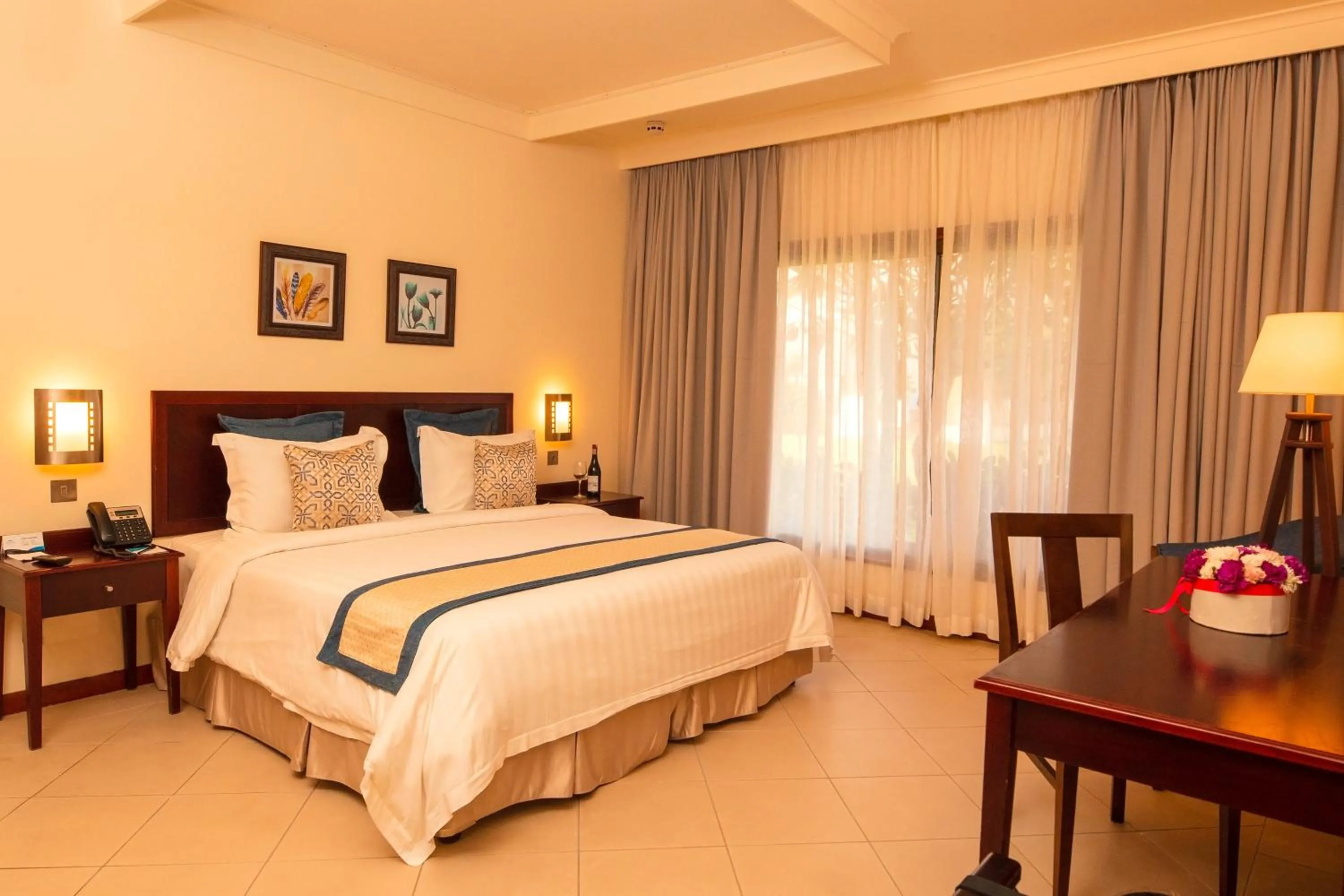 1 Bedroom Ocean View Apartment in White Sands Hotel