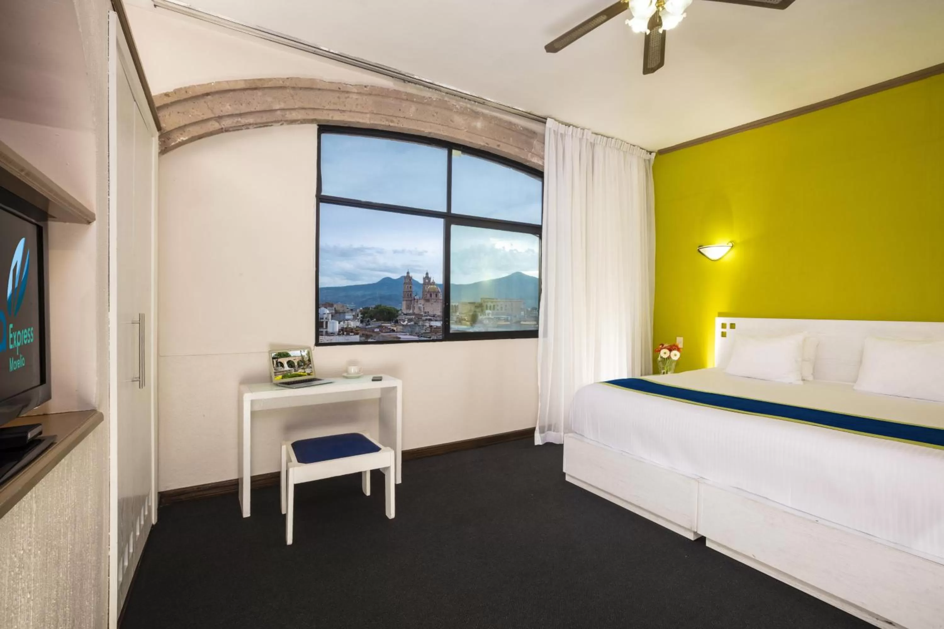 Deluxe King Room - single occupancy in Vista Express Morelia by Arriva Hospitality Group