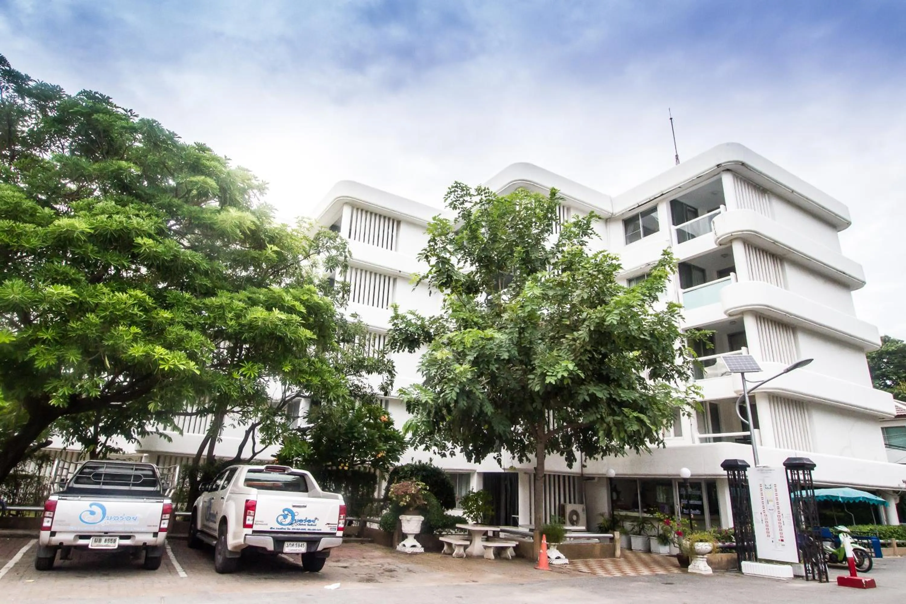 Family  Two-Bedroom with Sea View in Villa Navin