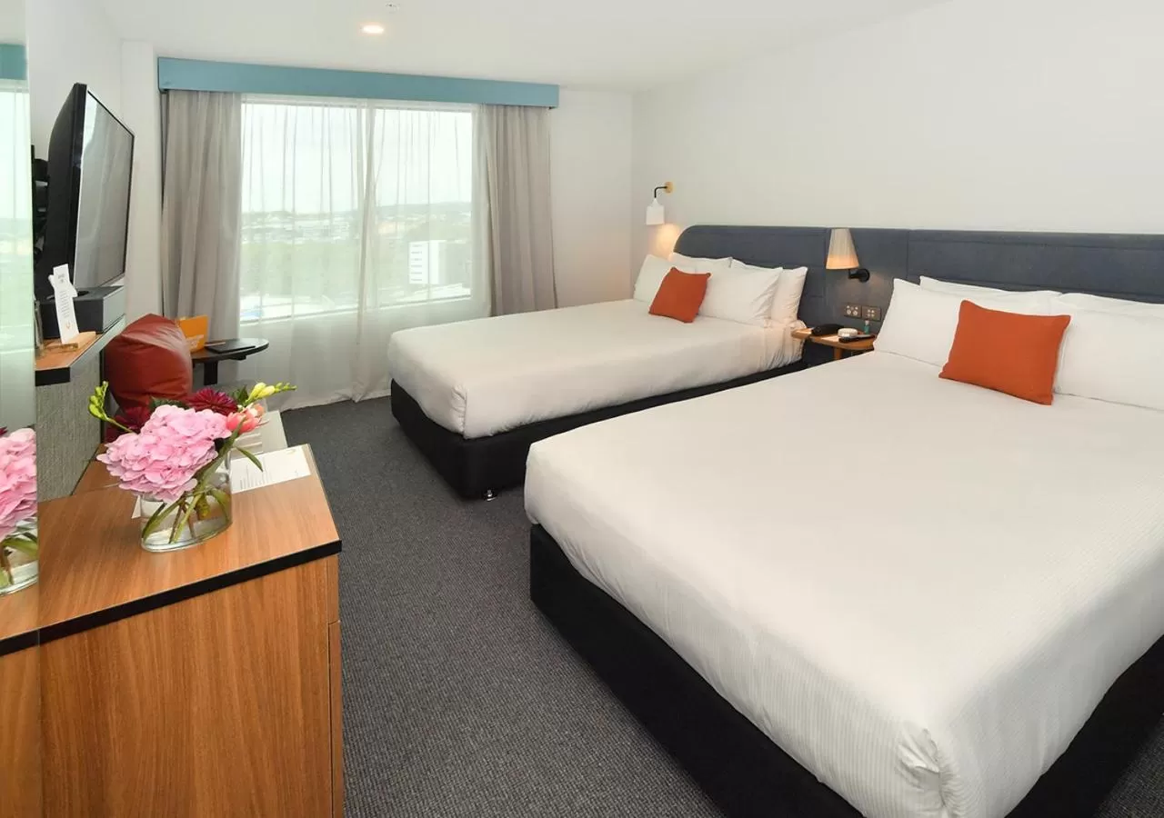 Superior Harbor View Twin in Sudima Auckland City