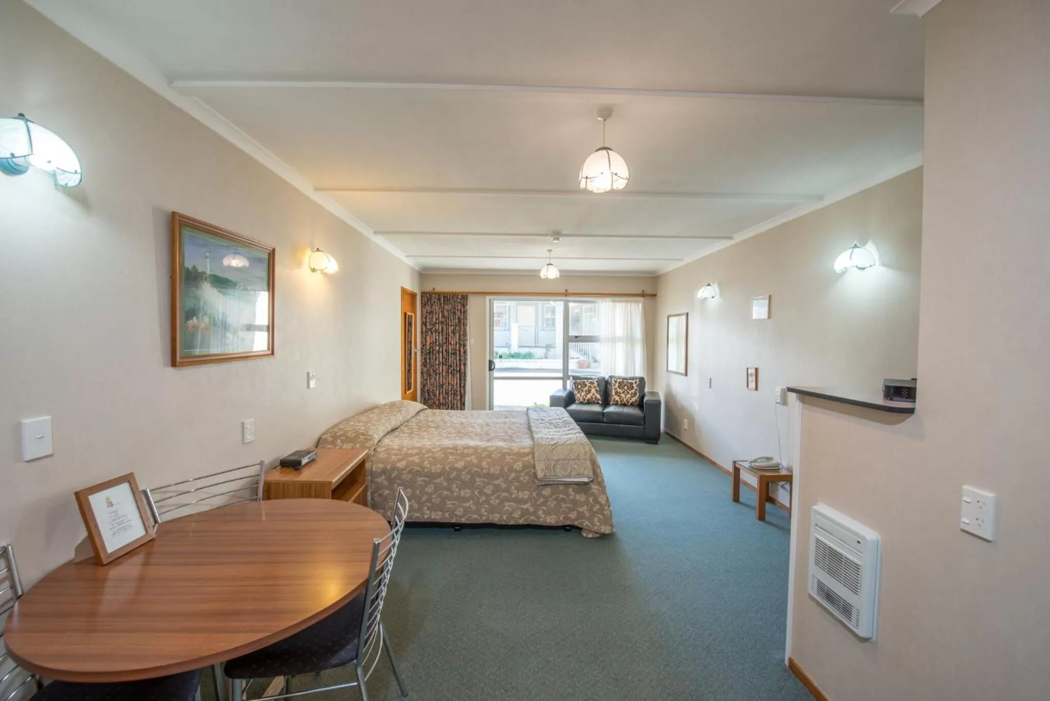 Queen Studio - Disability Access in Amber Court Motel