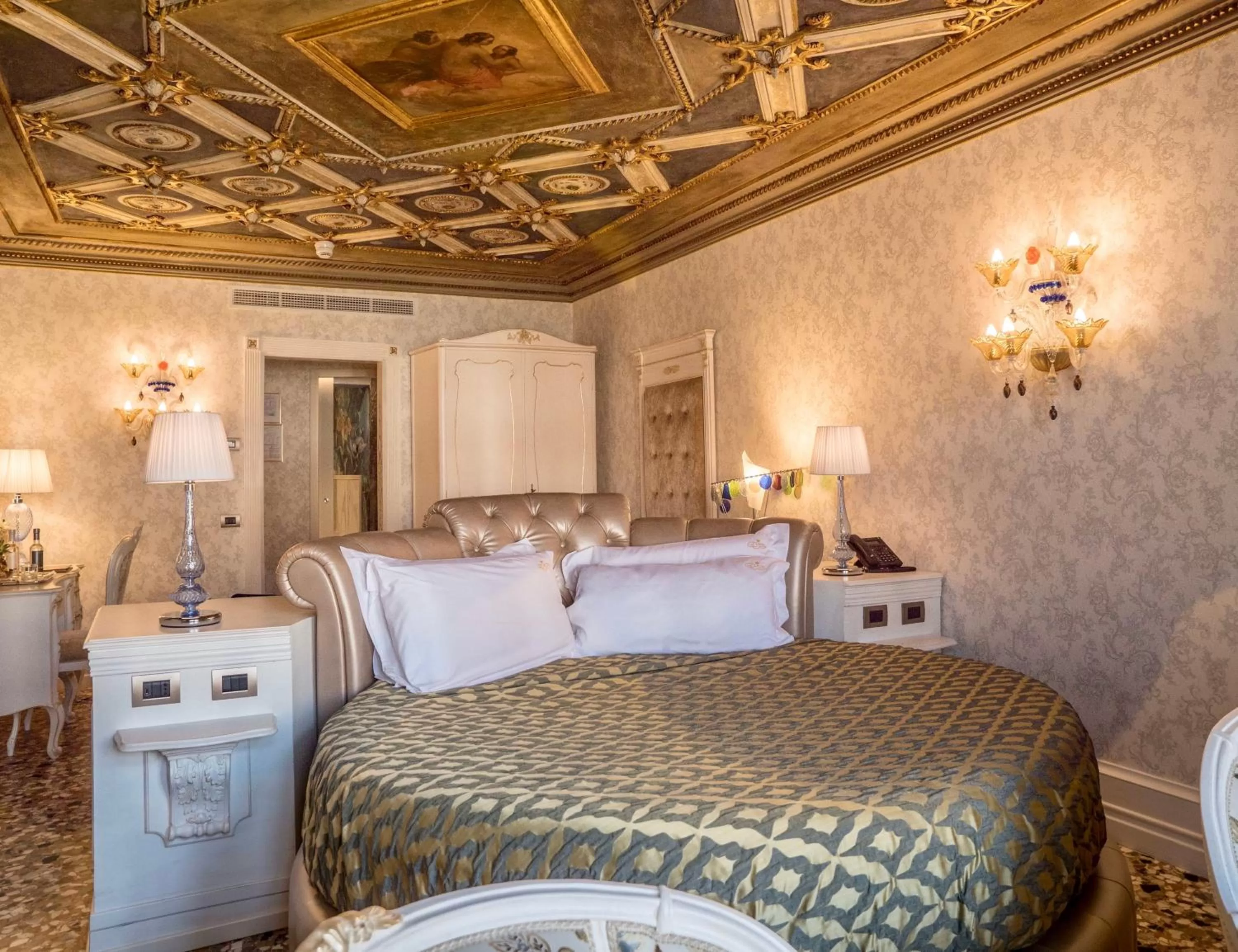 Junior Suite with Grand Canal View in EGO' Boutique Hotel - The Silk Road