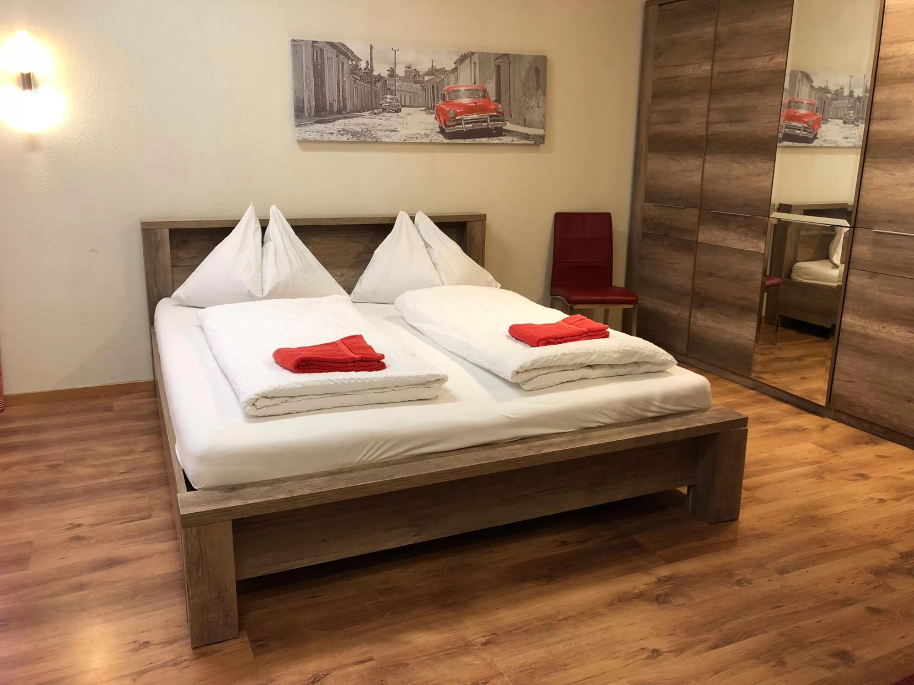 Sextuple Room with Private External Bathroom in Interlaken Linda Inn Lodge
