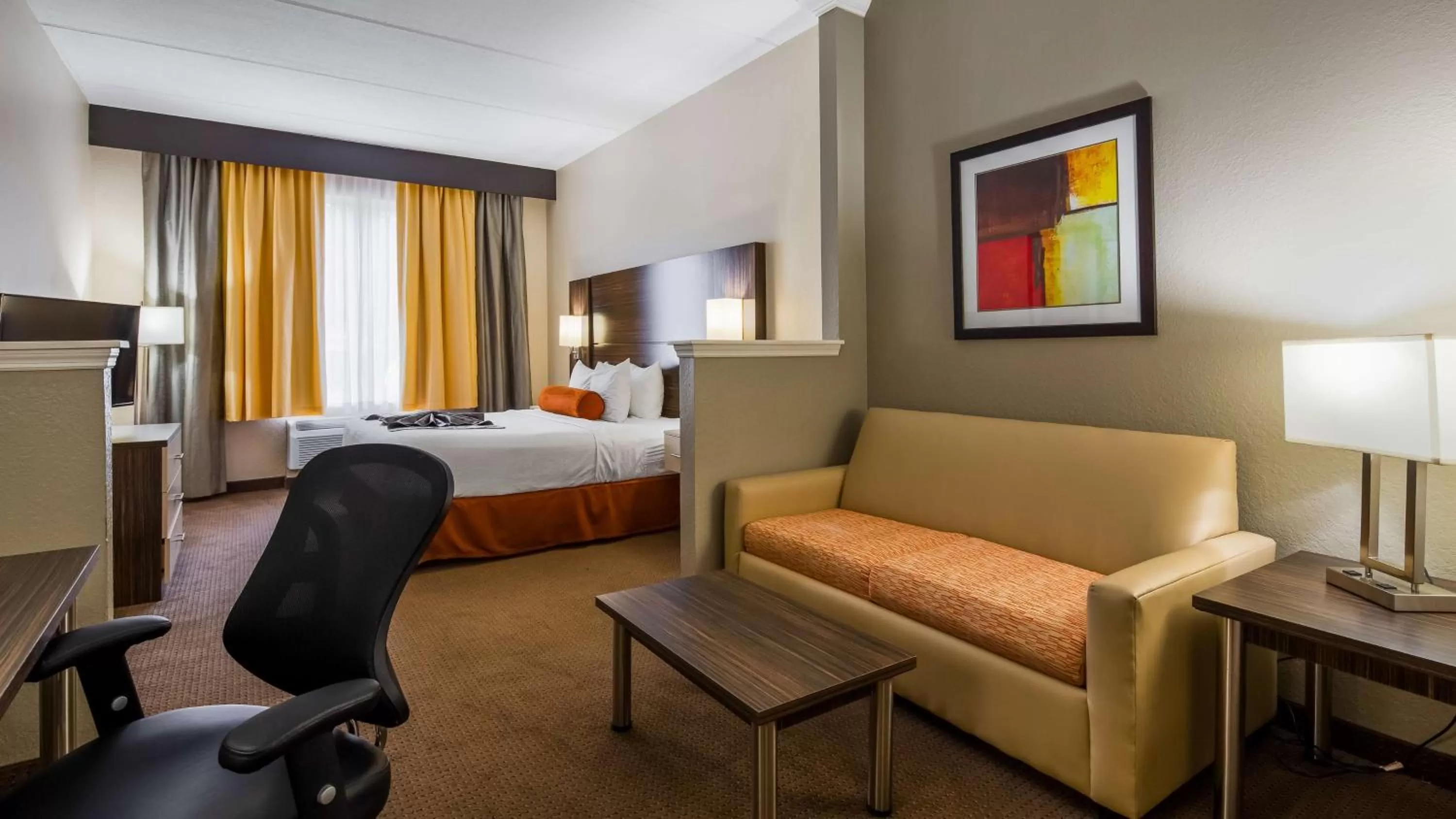 Queen Room with Two Queen Beds and Bath Tub - Disability Accessible in Best Western Airport Inn & Suites