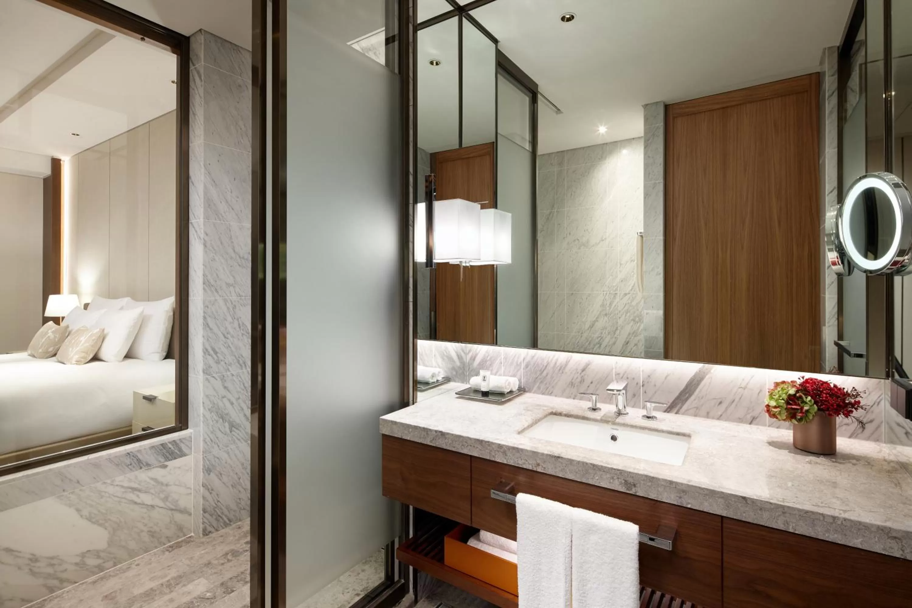 Grand Deluxe Family Twin Room in Lotte Hotel Seoul Executive Tower