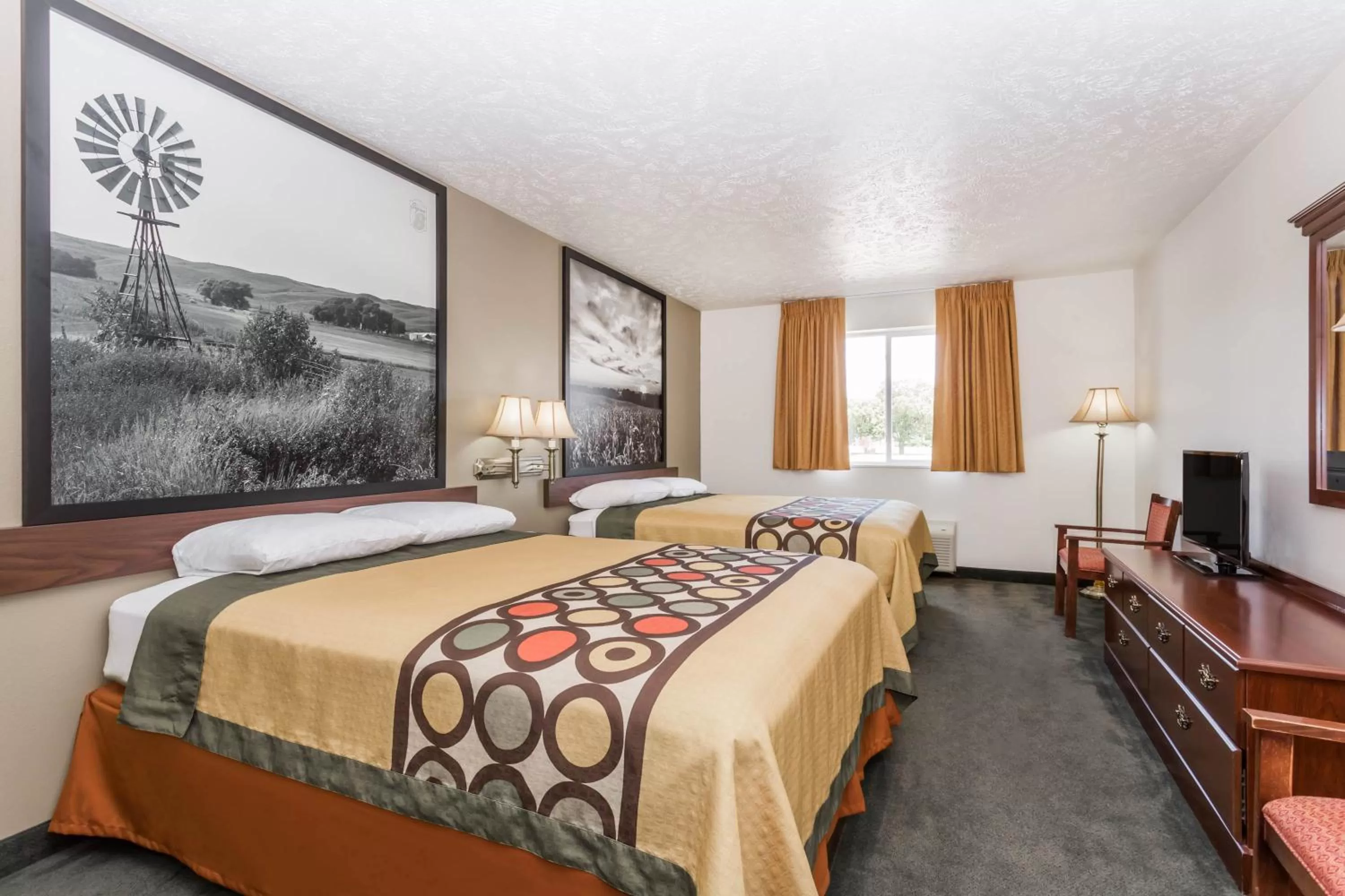 Queen Room with Two Queen Beds - Non-Smoking in Super 8 by Wyndham Alma