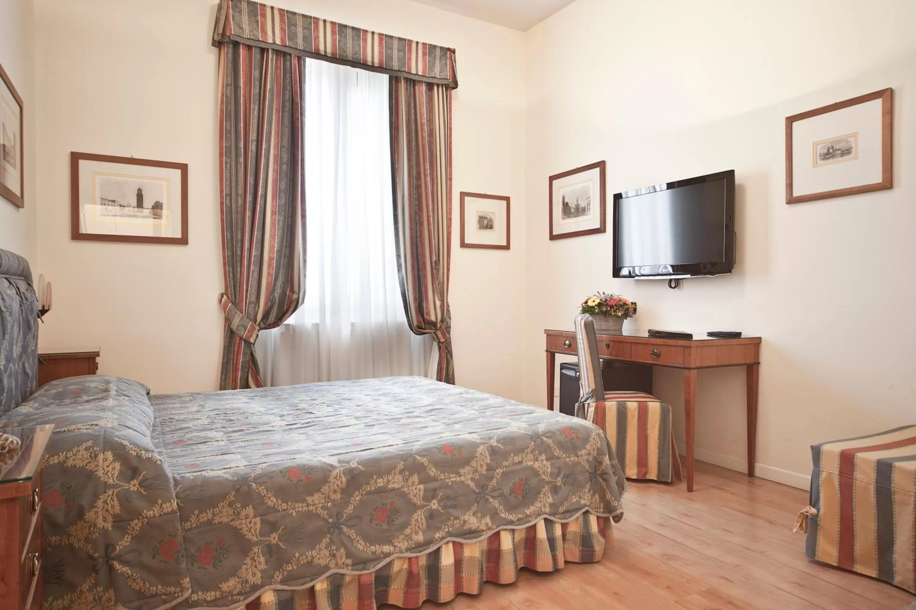 Superior Double Room in Hotel Italia